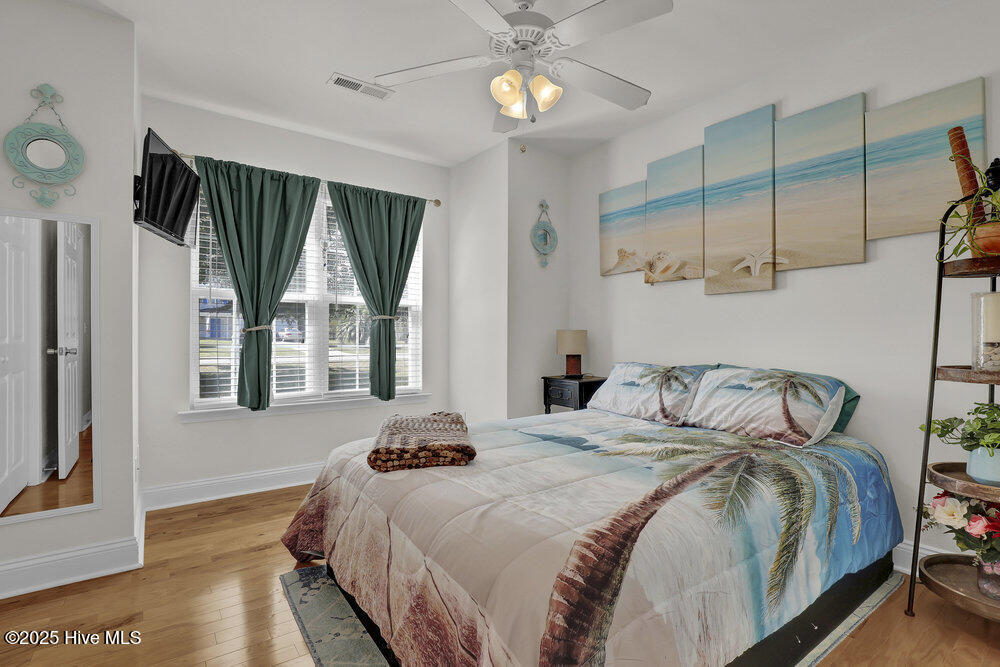 100532845 | Photo 23