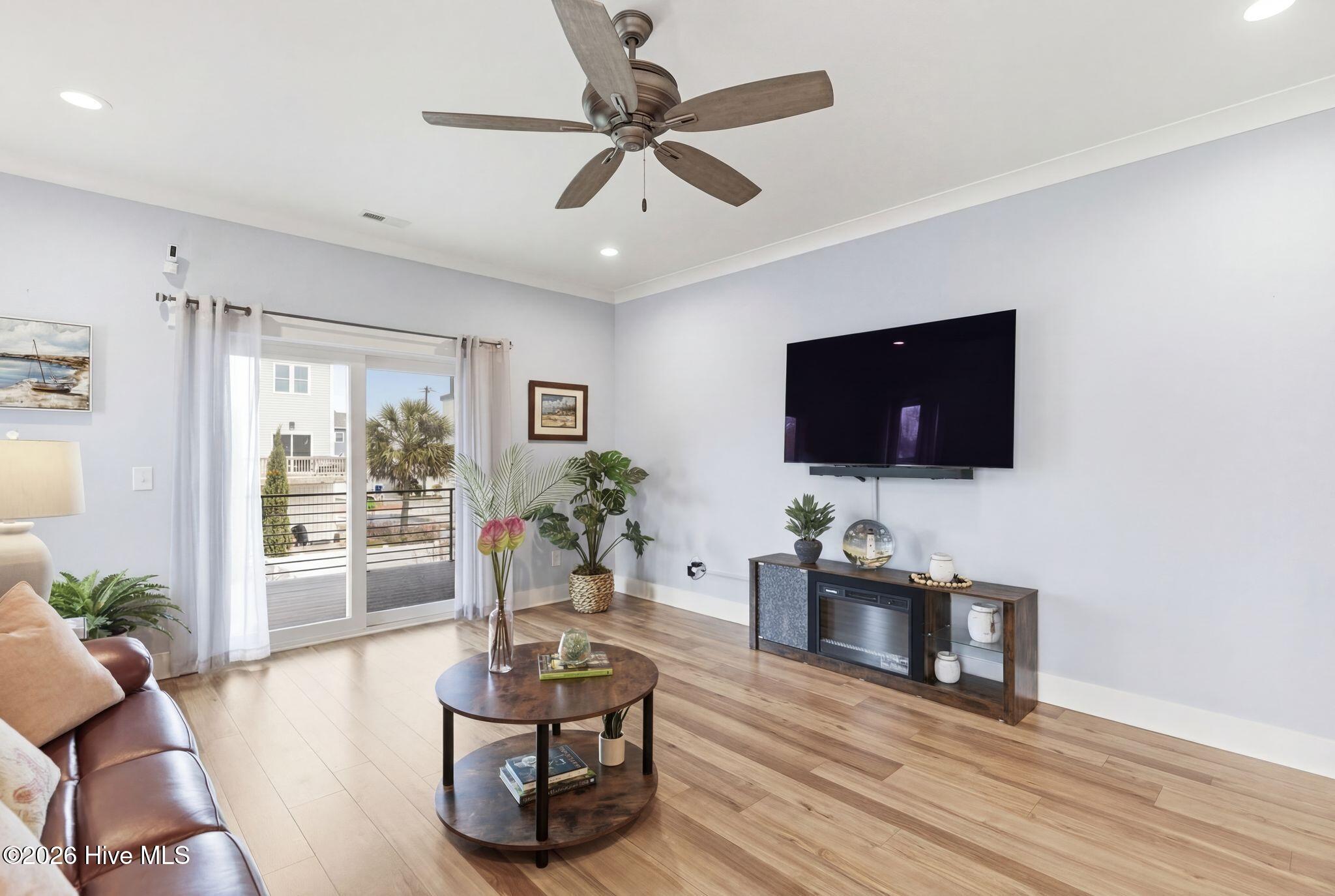 100556954 | Photo 12