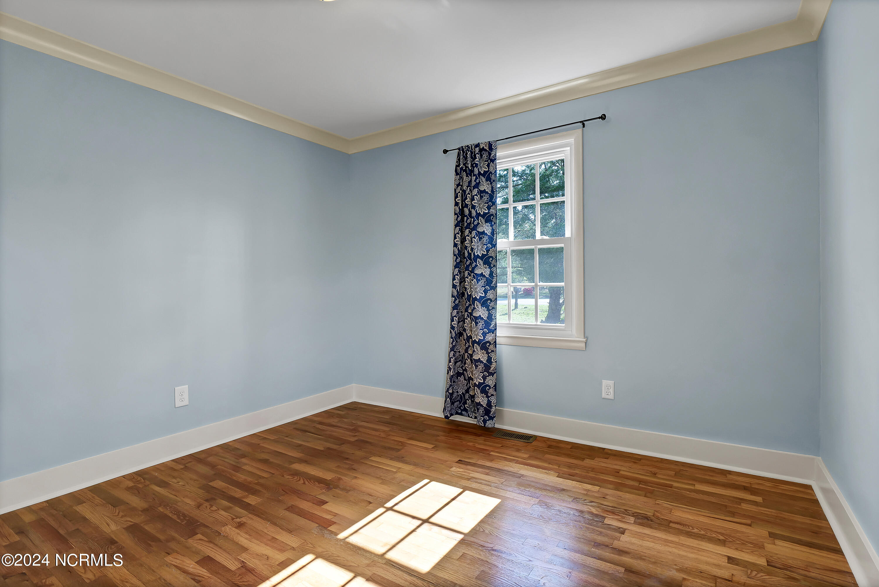 100515683 | Photo 20