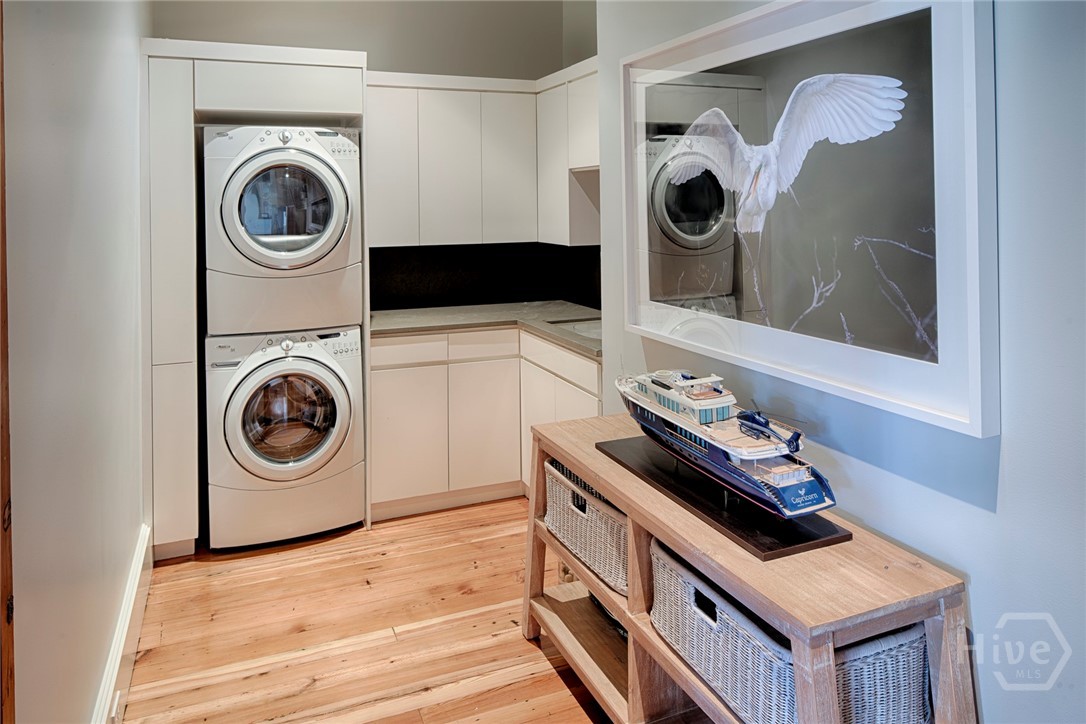 232 E Broughton Street, Savannah, GA, 31401