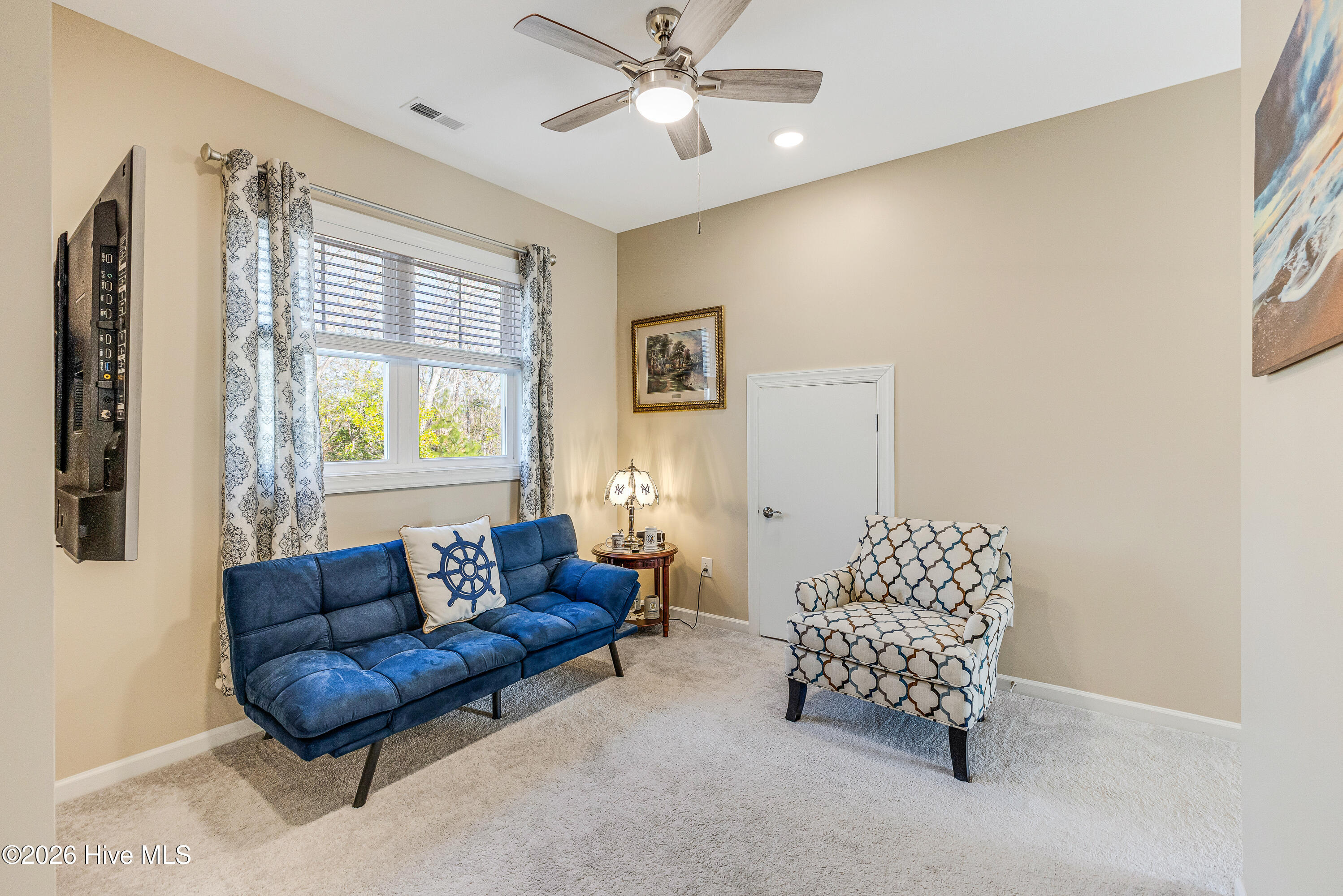 100561290 | Photo 26