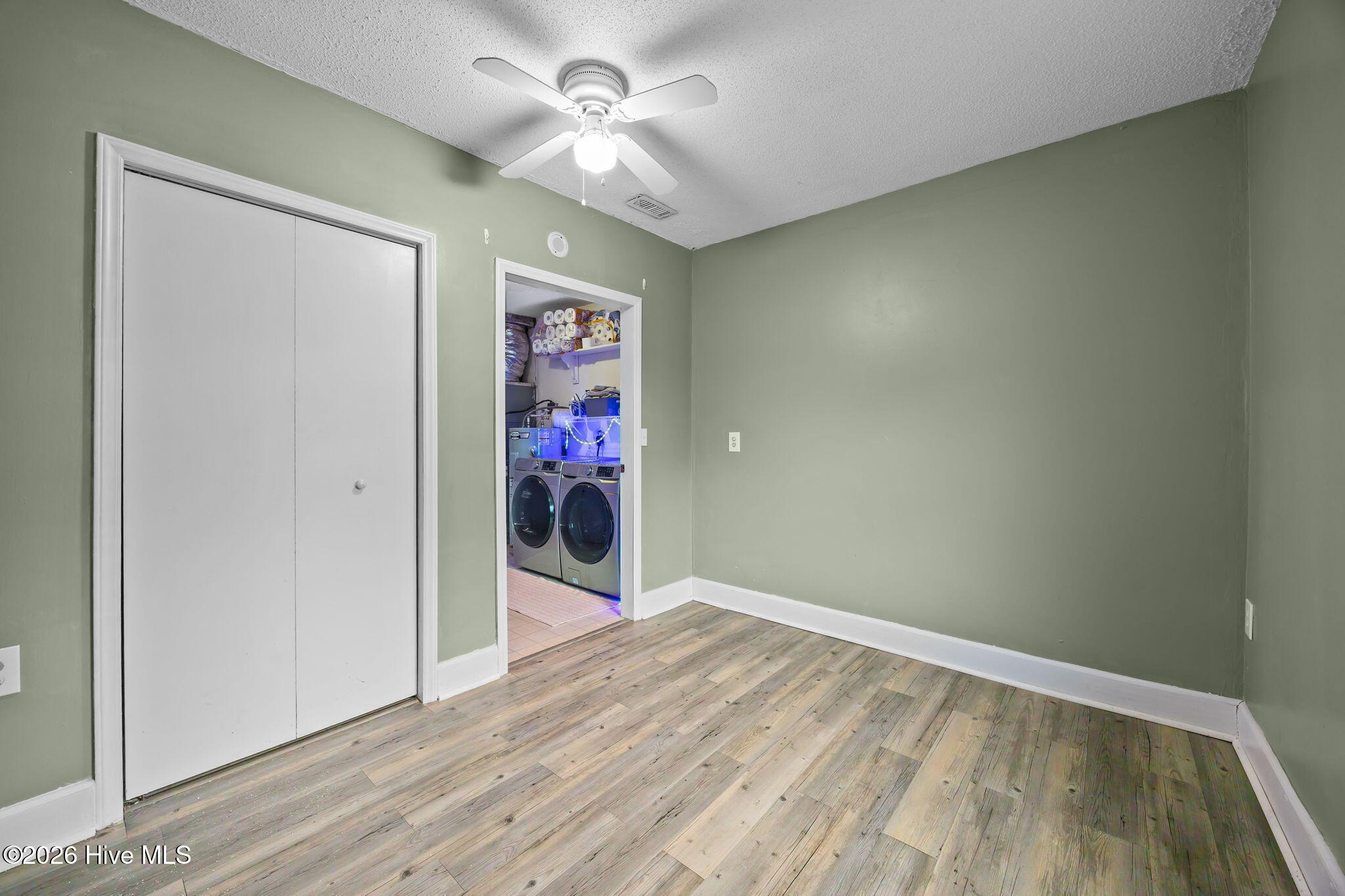 100559460 | Photo 33