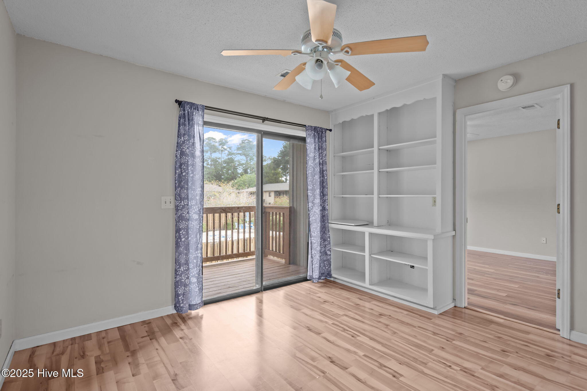 100529850 | Photo 18