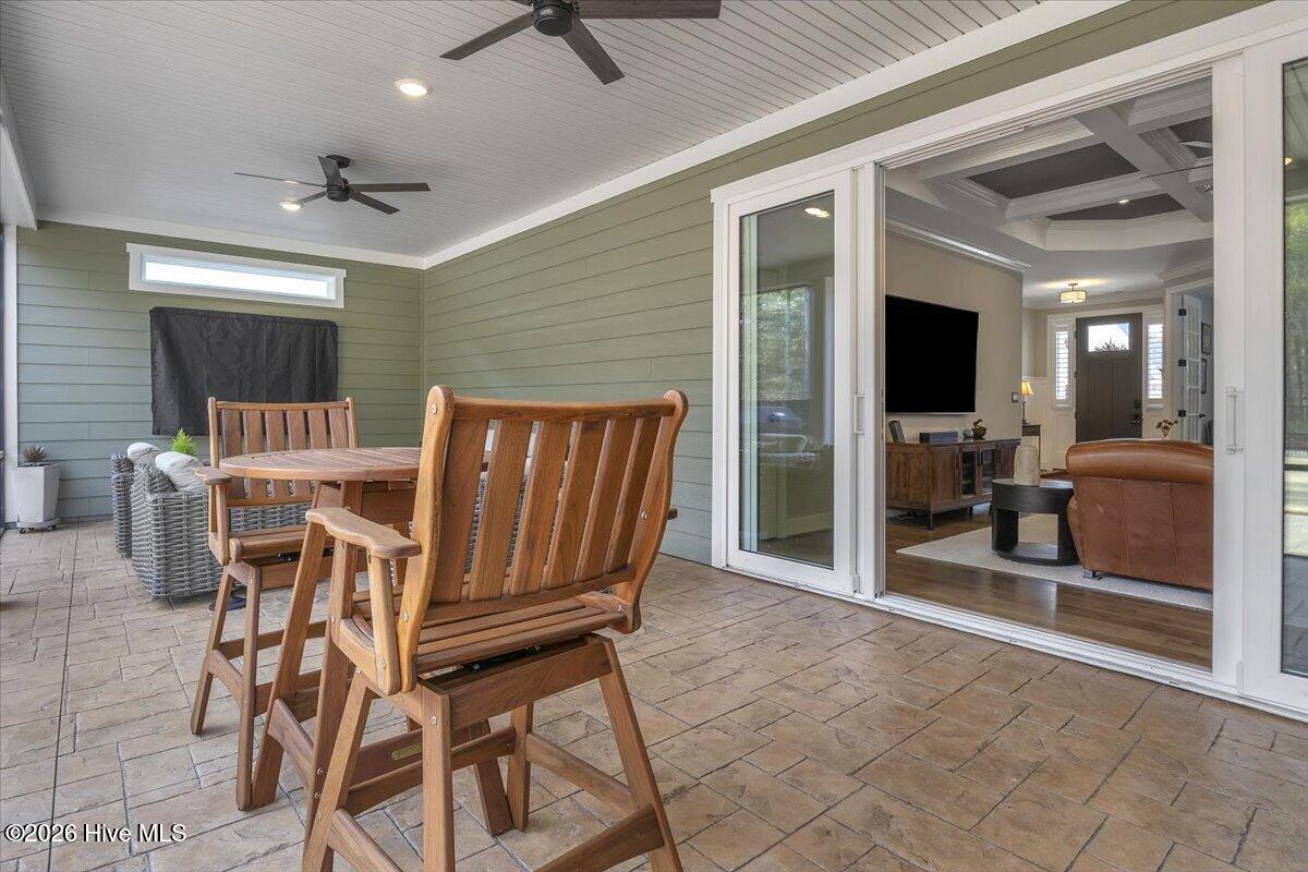 100552703 | Photo 40