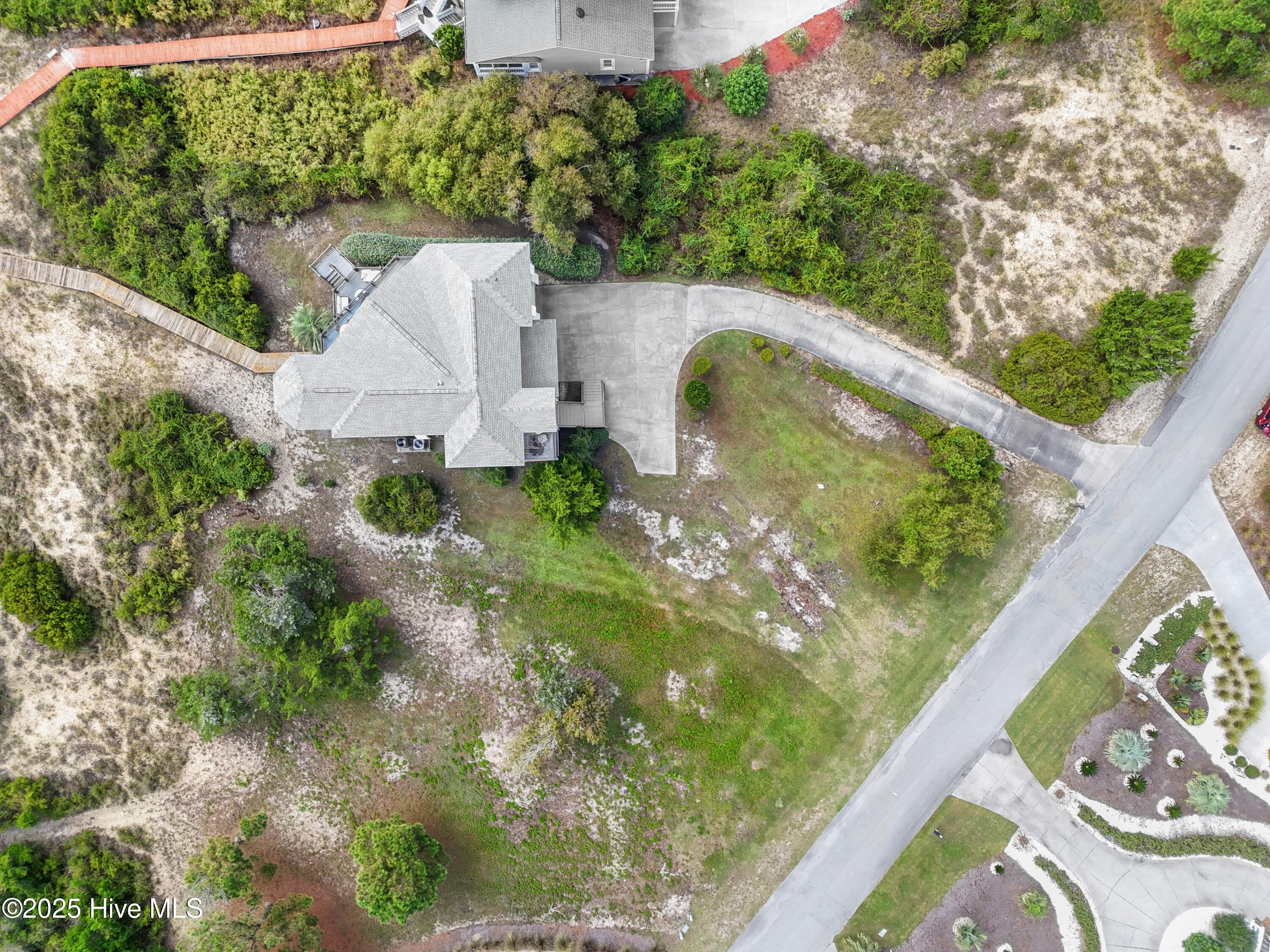 100536702 | Photo 139