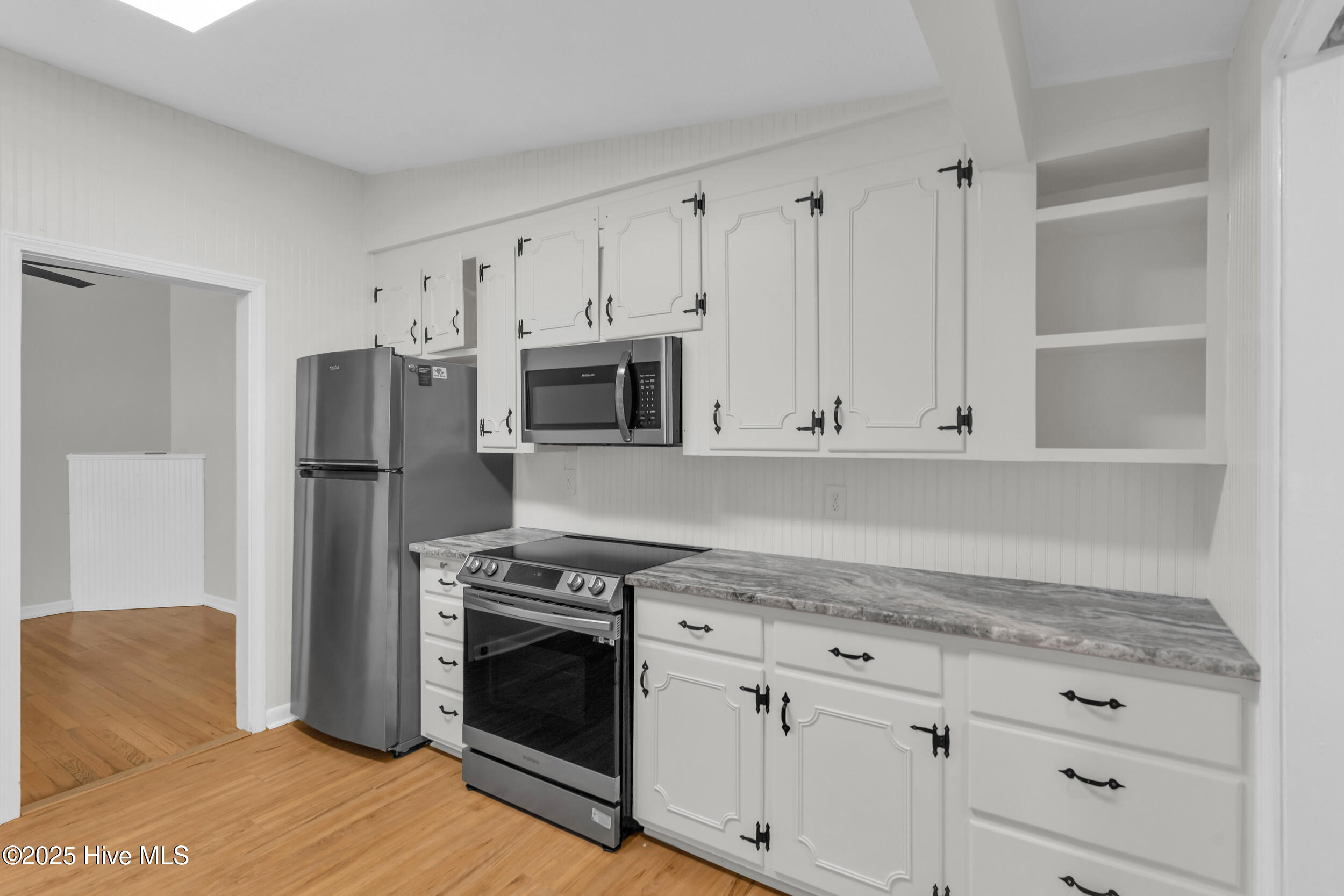 100532133 | Photo 21