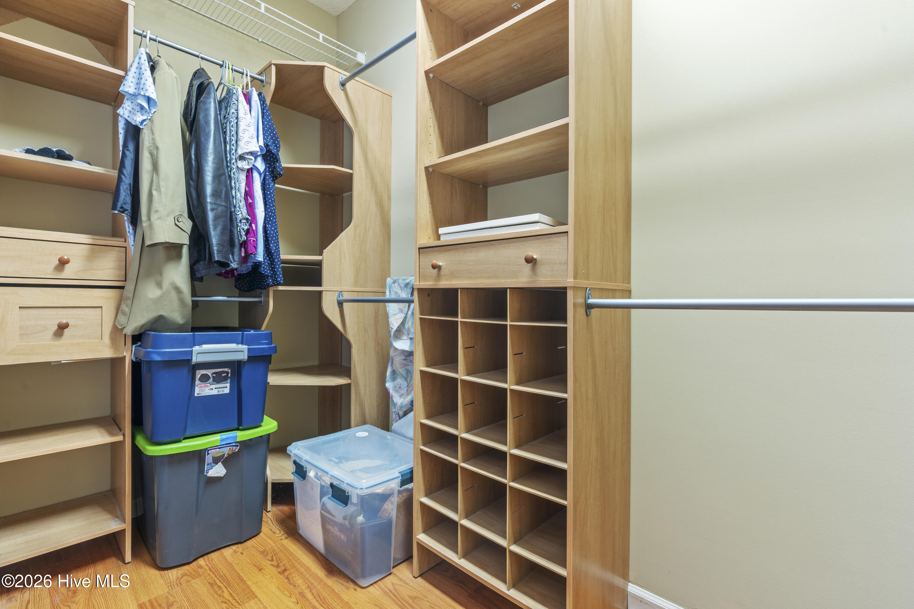 100554853 | Photo 34