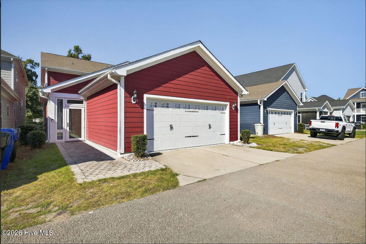 100548934 | Photo 29