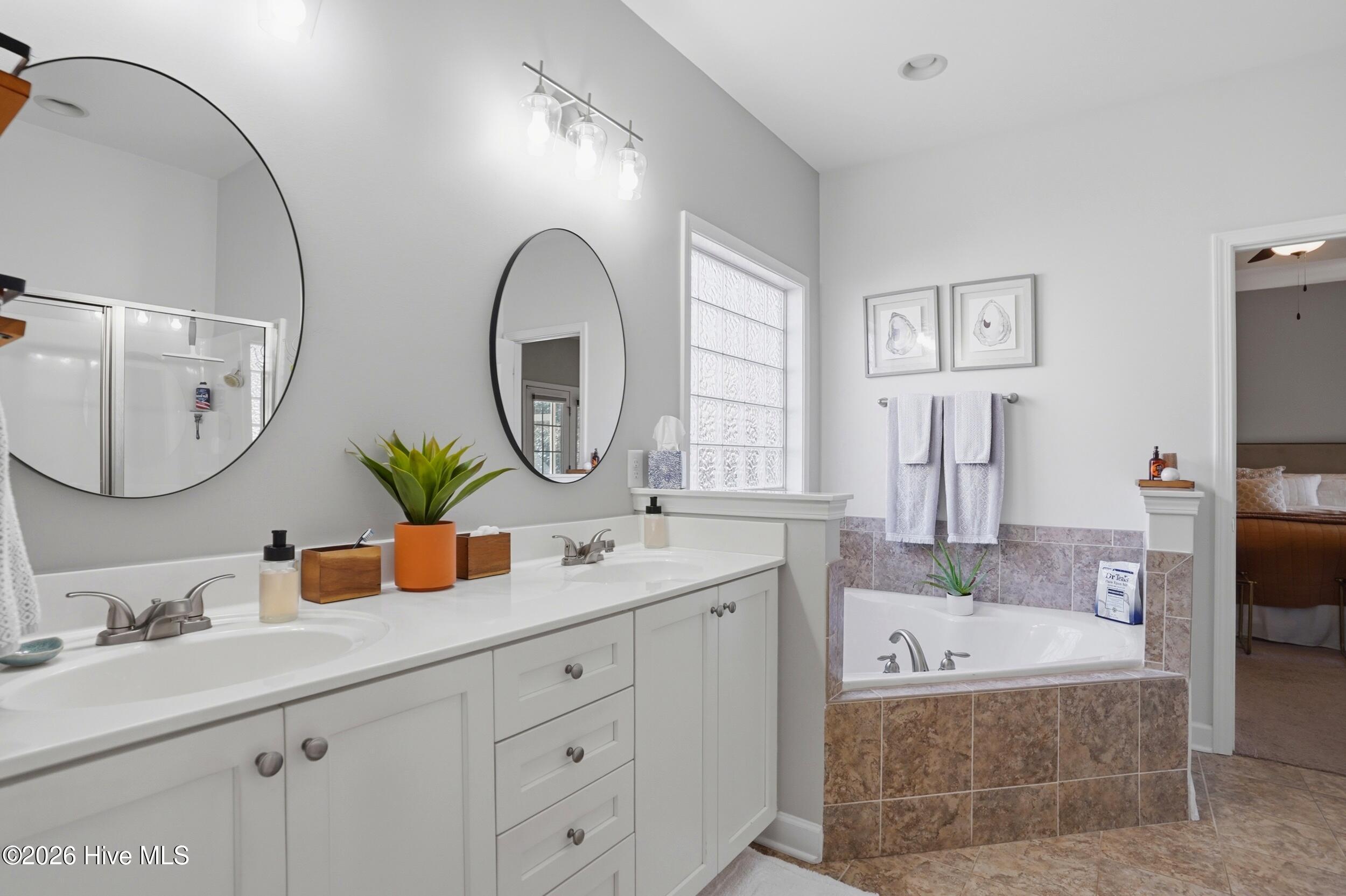 100560631 | Photo 20