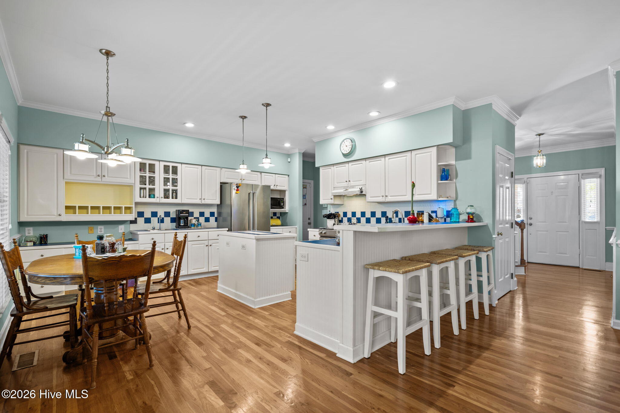 100564345 | Photo 11