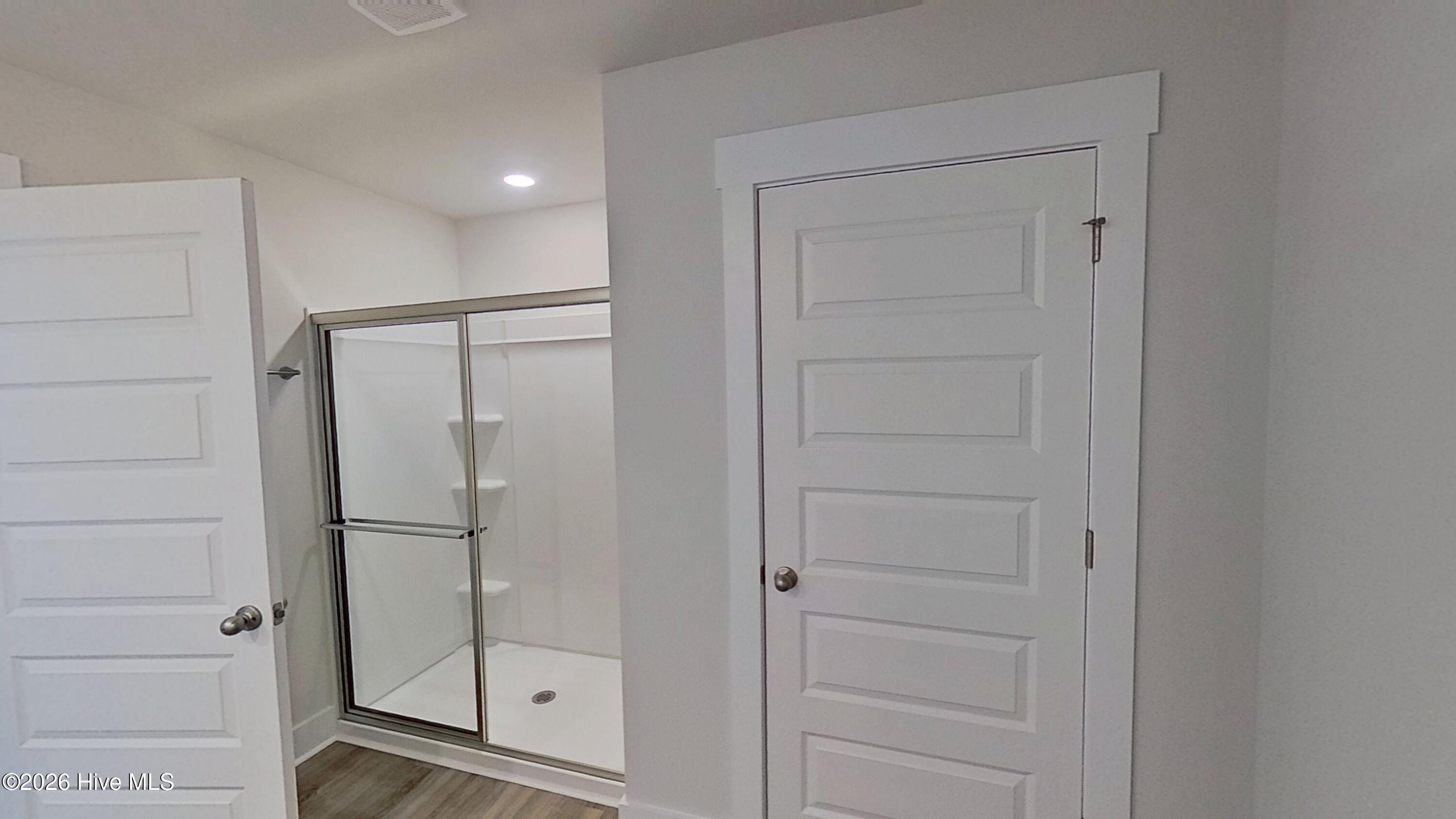 100553960 | Photo 15