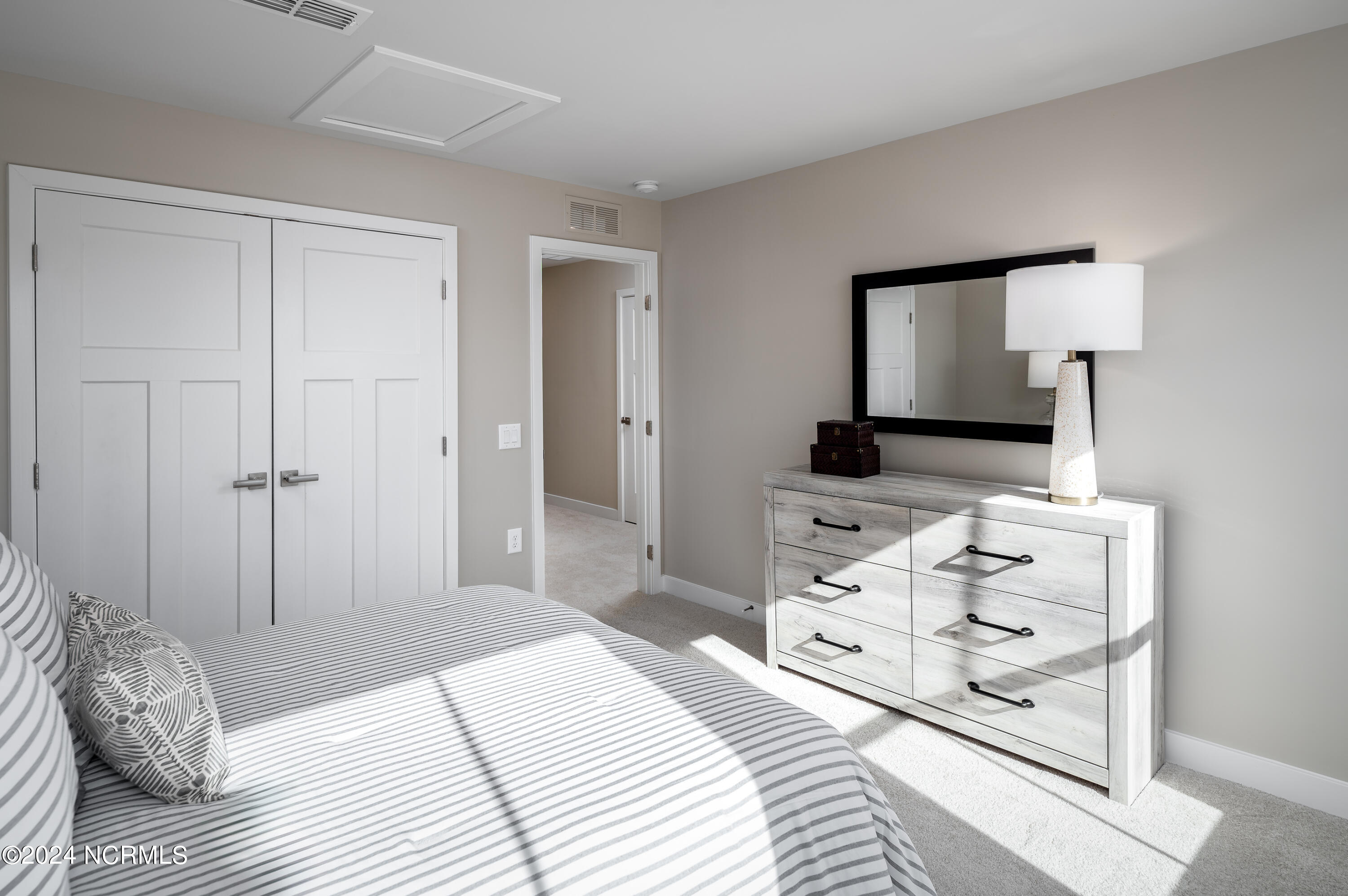 100560067 | Photo 22