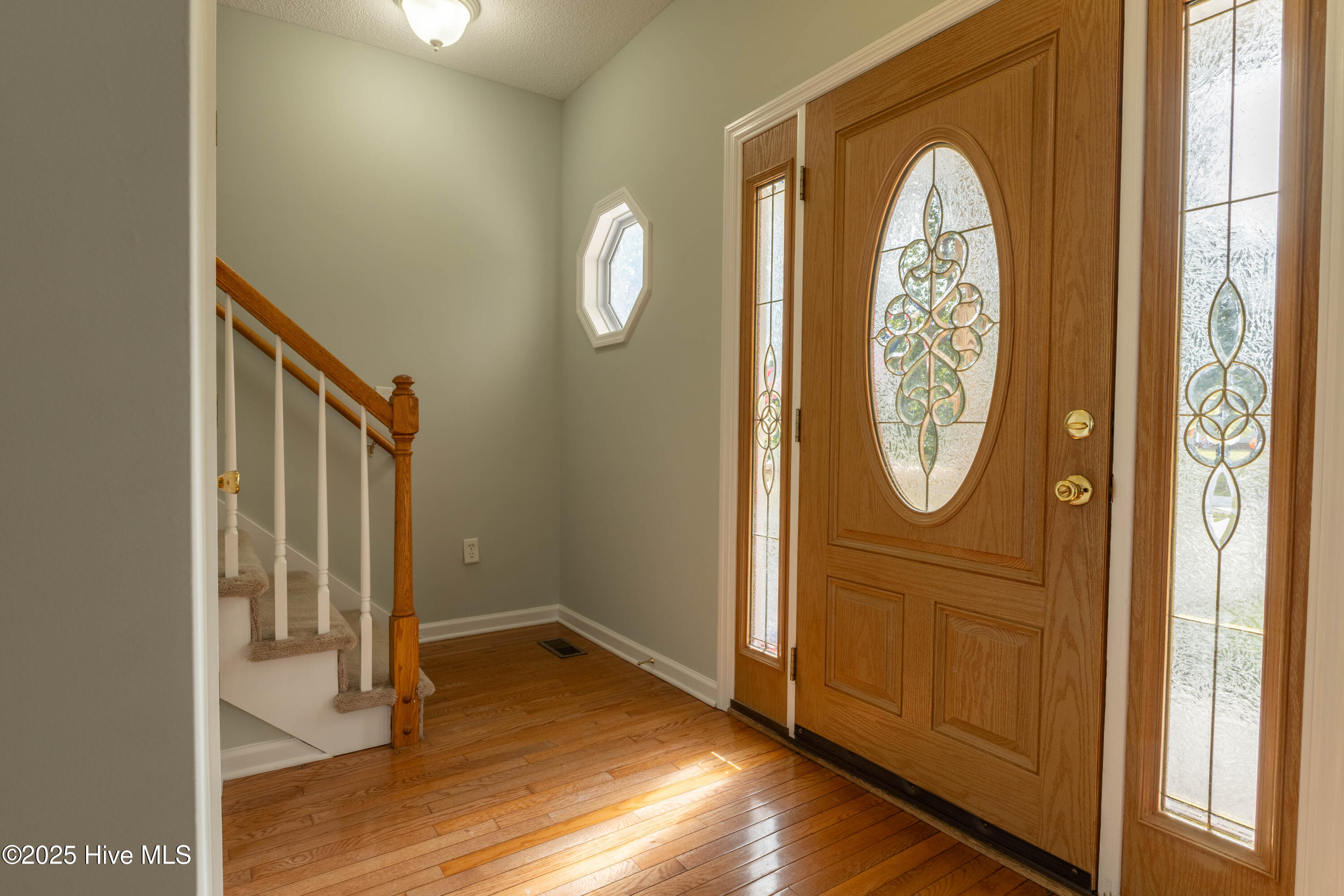 100534088 | Photo 22