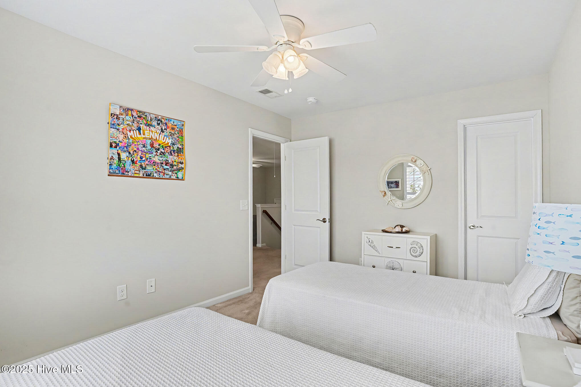 100545929 | Photo 34