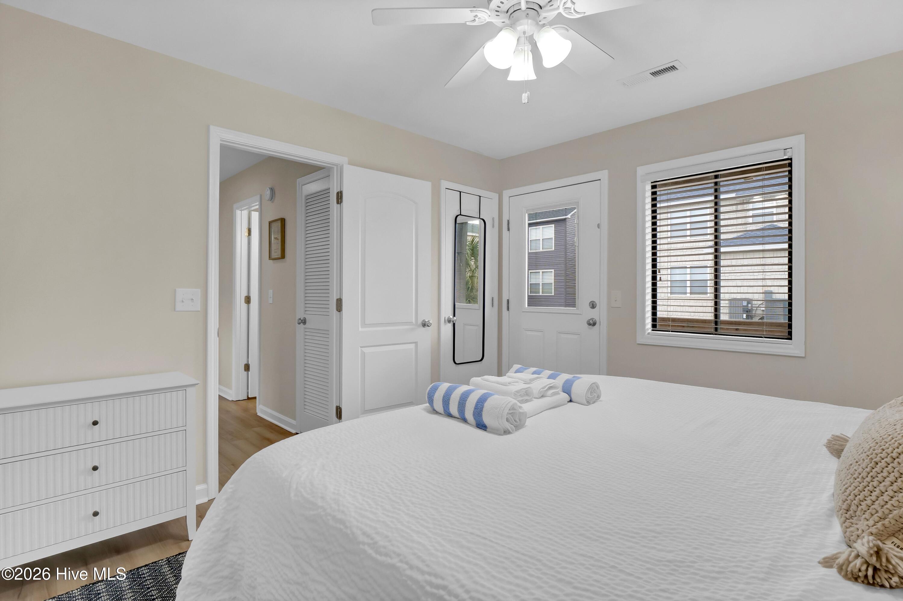 100556250 | Photo 33