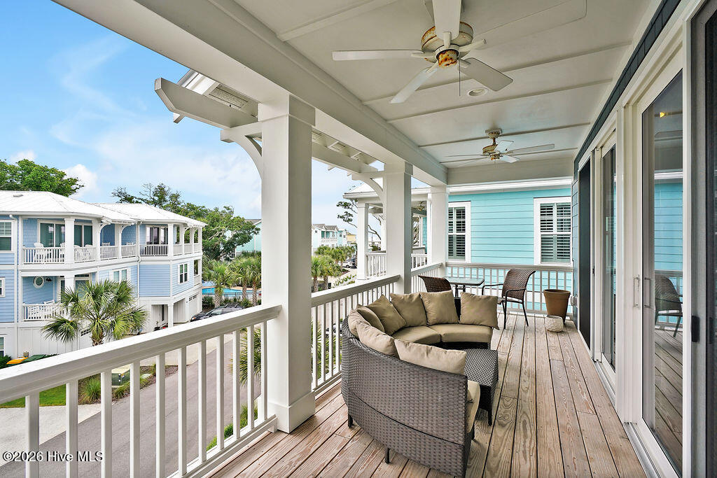 100561001 | Photo 34