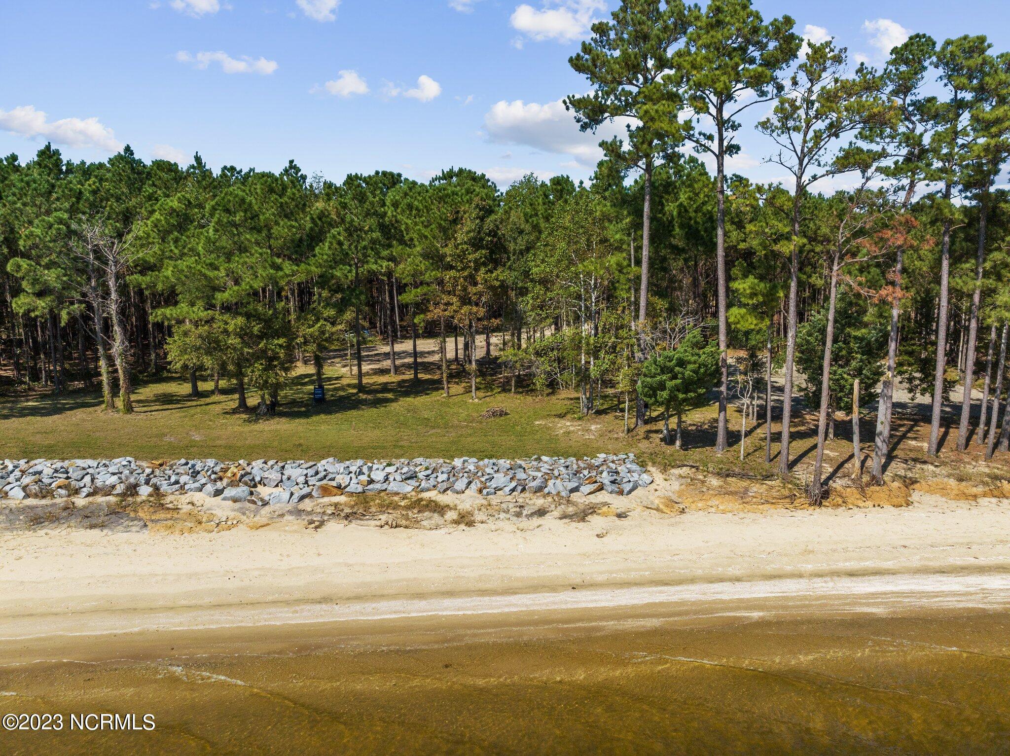 Homes for sale in Oriental, NC | 4 Sandy Bay Dr E, Oriental, NC 28571 | MLS# 100415052