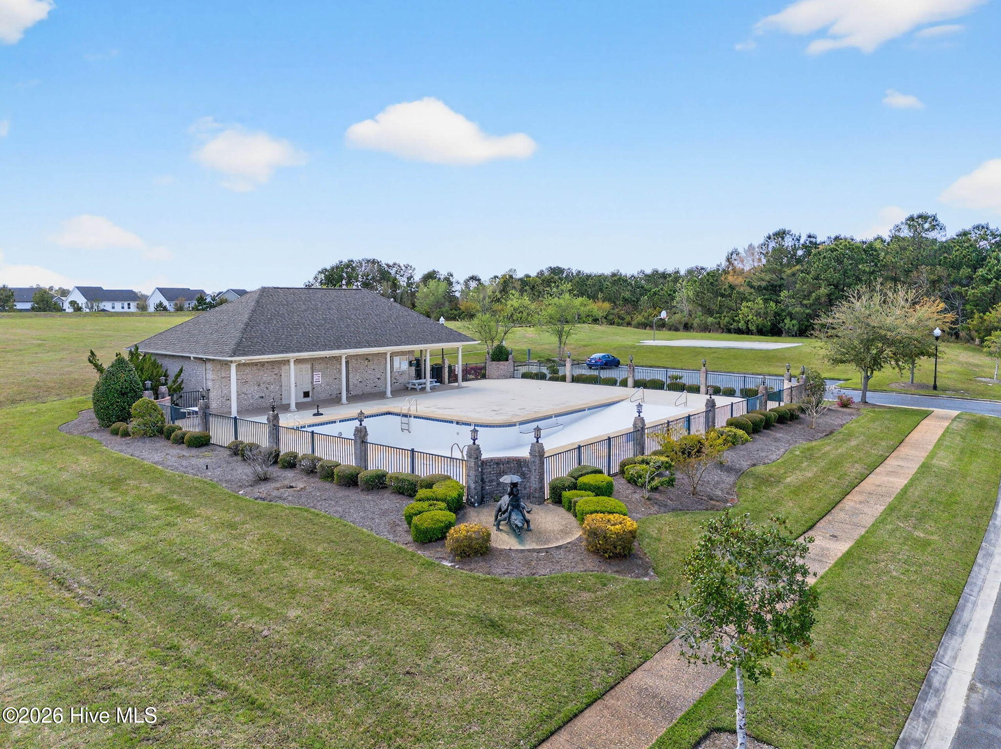 100566097 | Photo 56