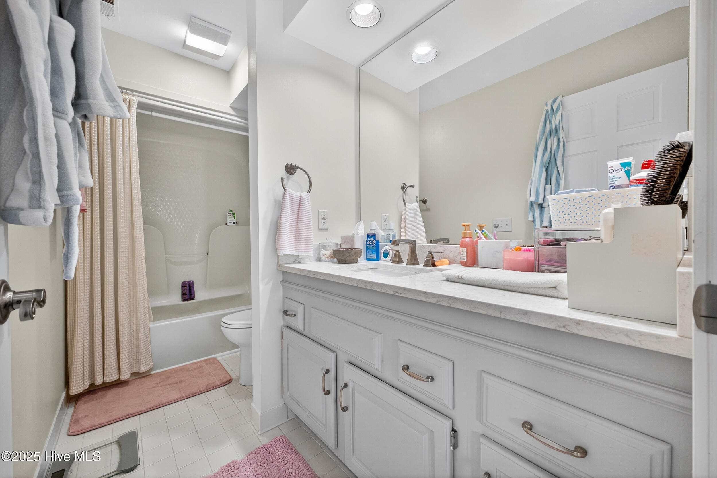 100528794 | Photo 43