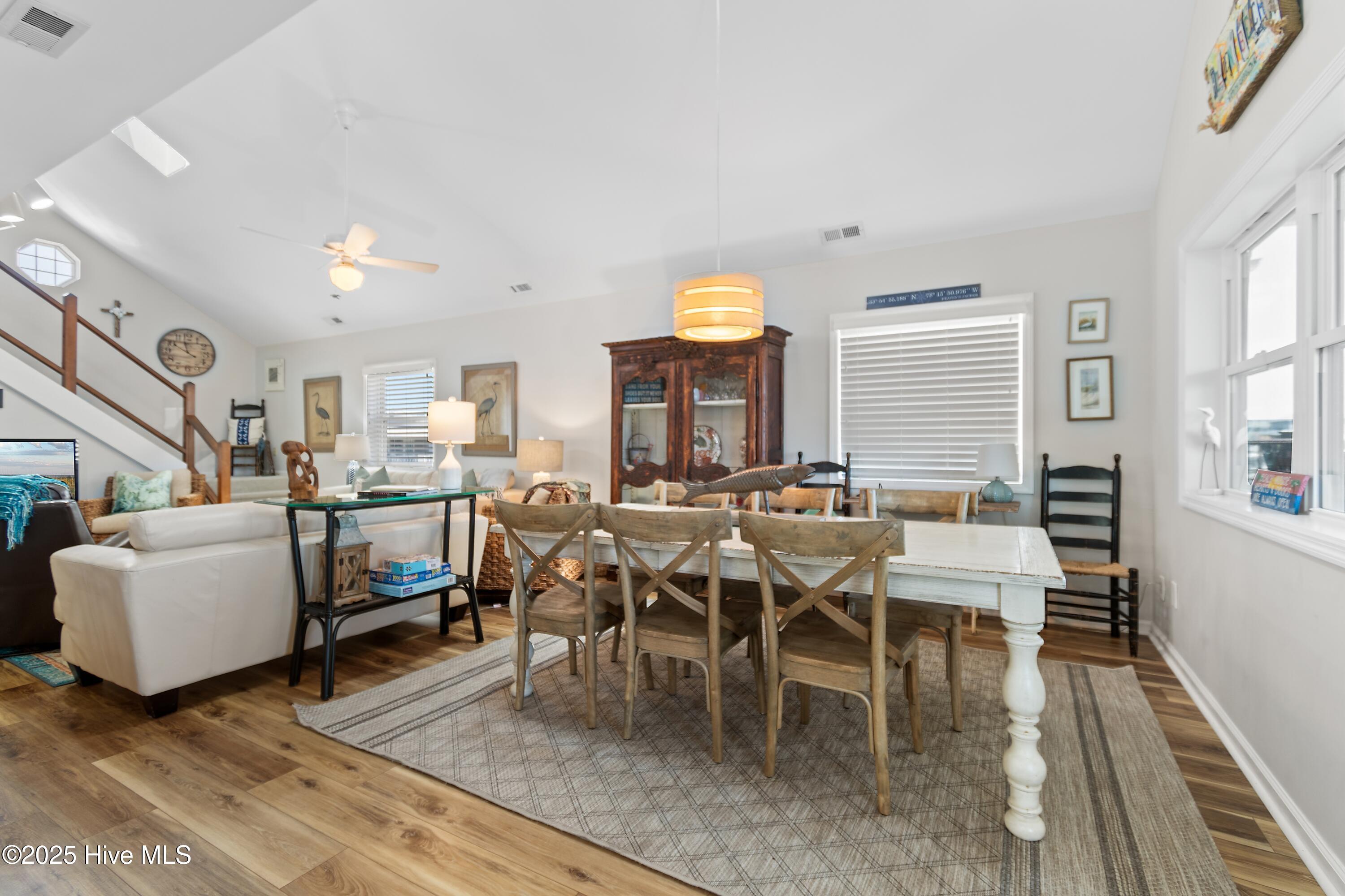 100520391 | Photo 15