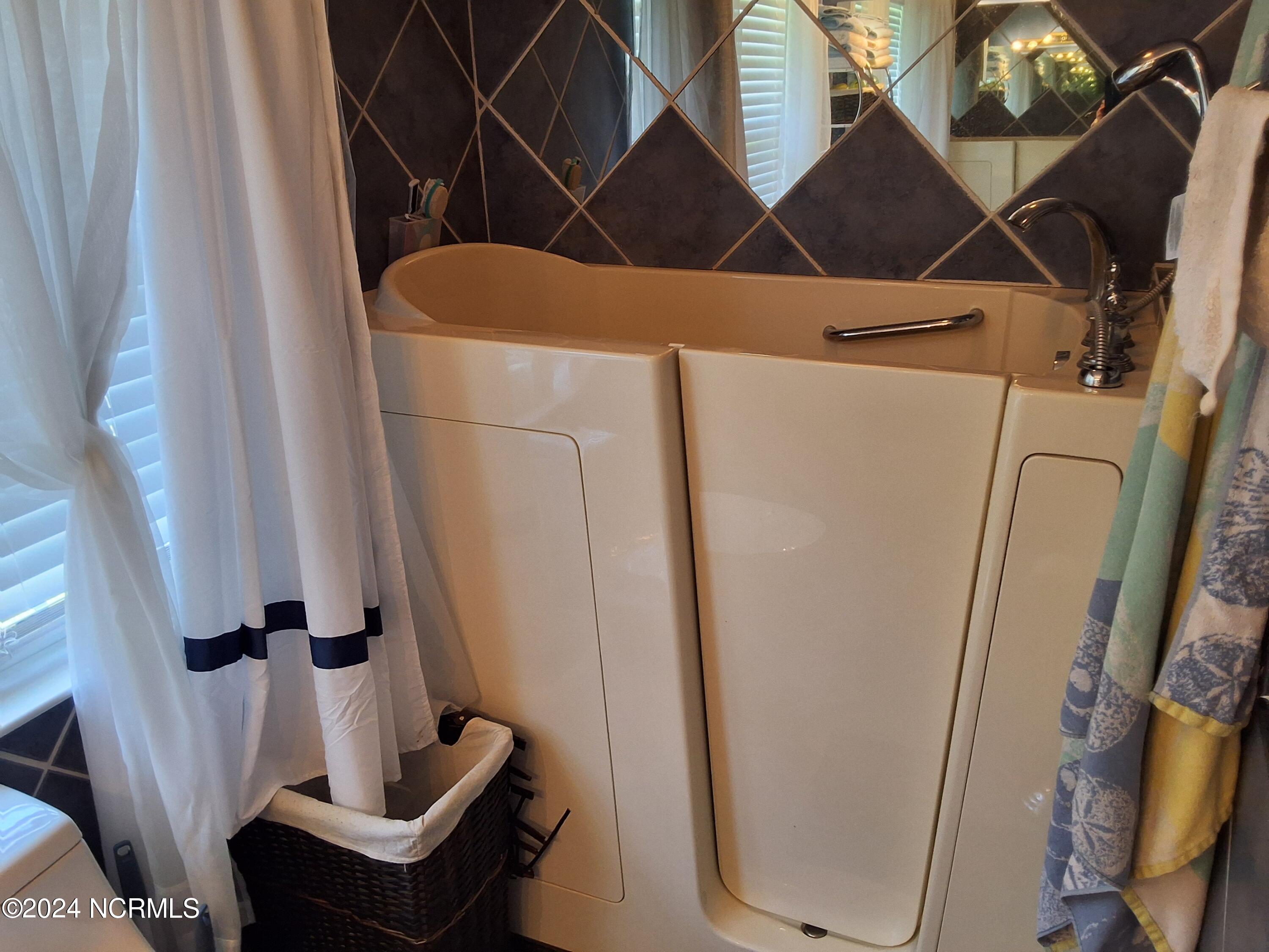 100463336 | Photo 28