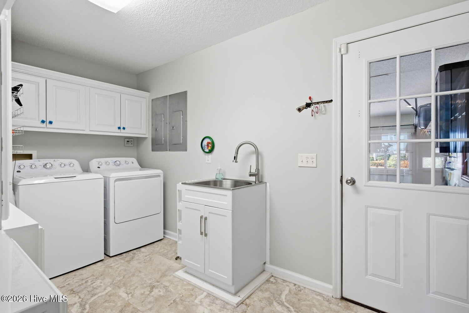 100555679 | Photo 51