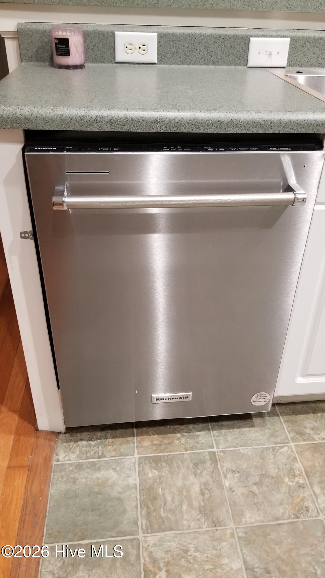 100548783 | Photo 12