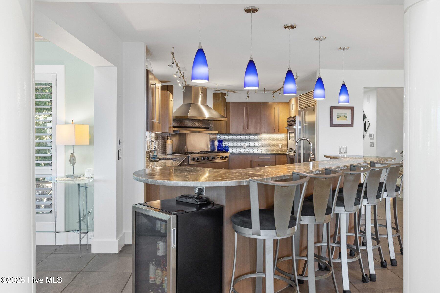 100558974 | Photo 15