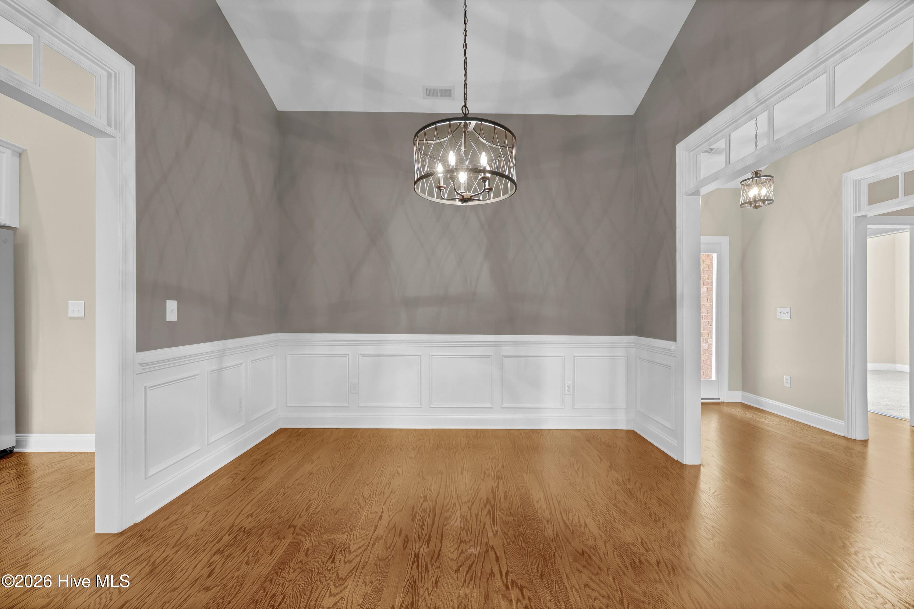 100567268 | Photo 11