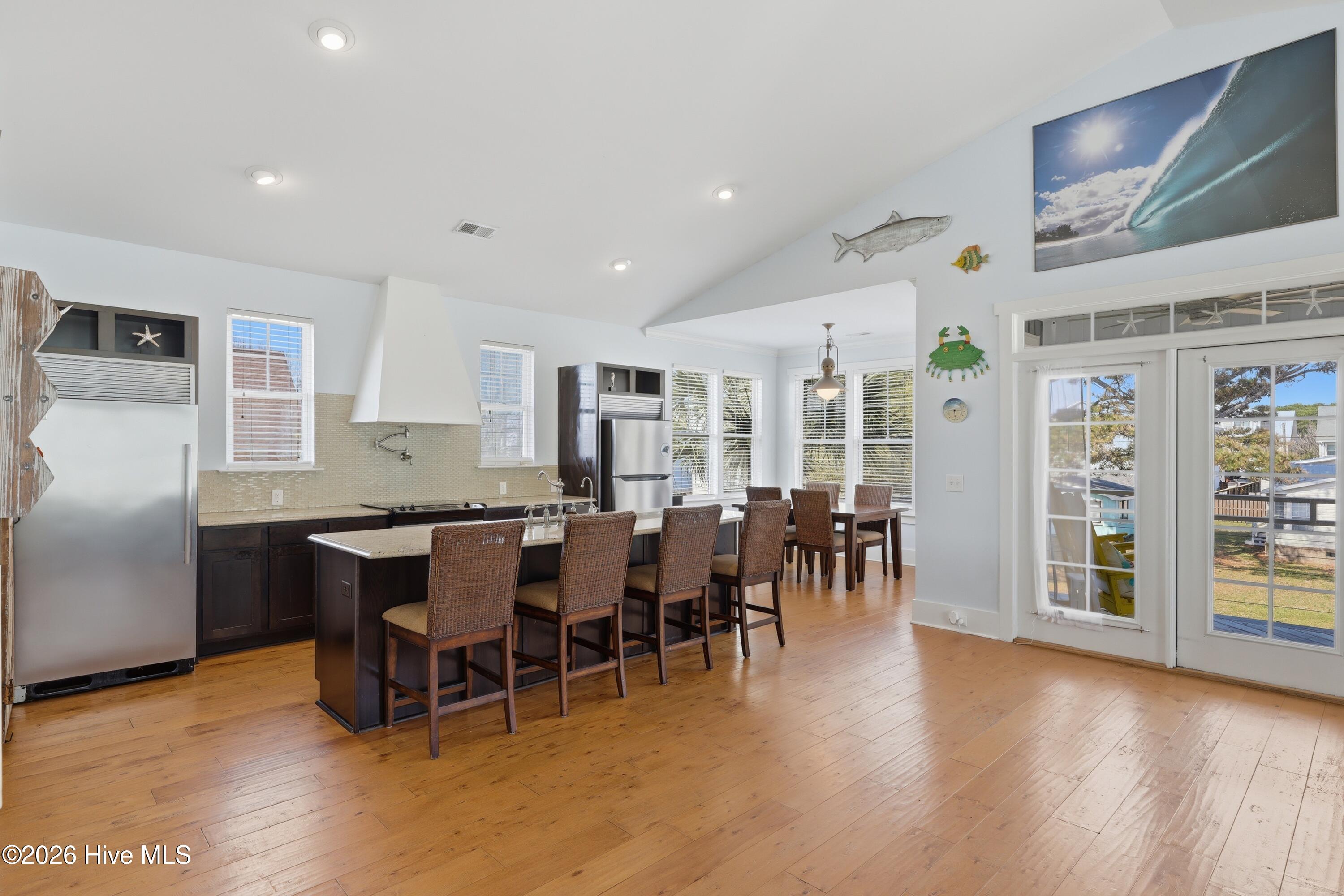 100564294 | Photo 21