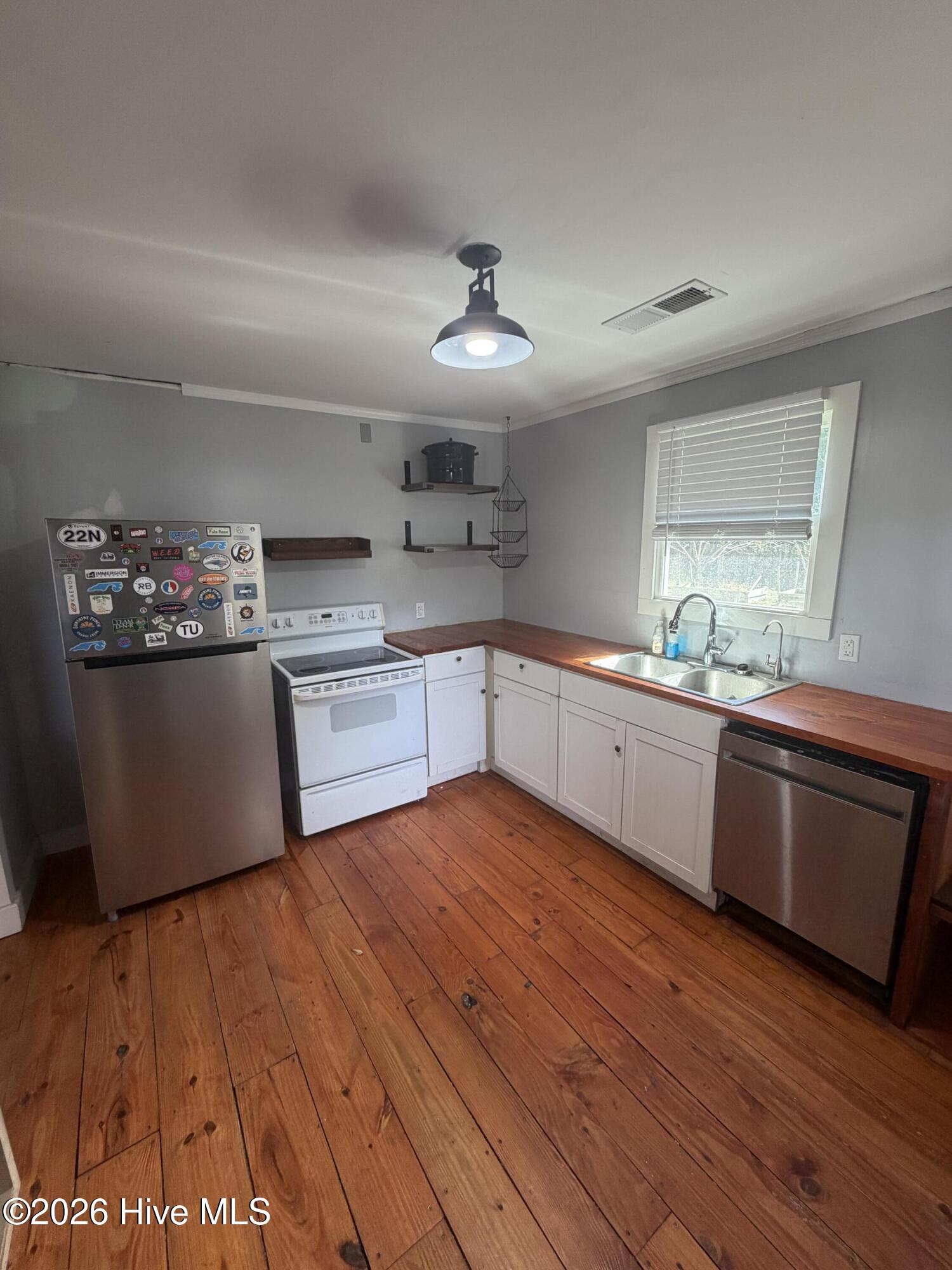 100556223 | Photo 13