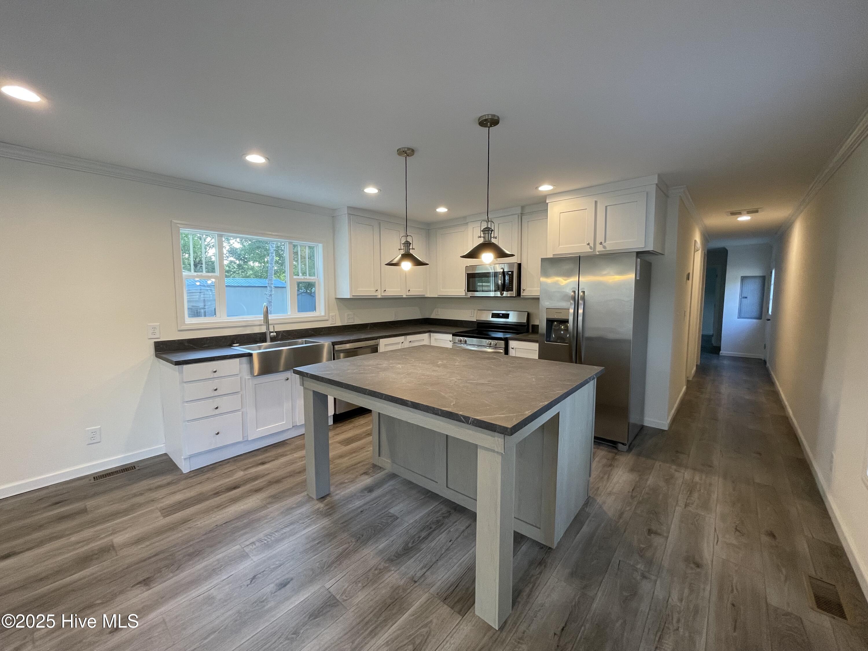 100536186 | Photo 11