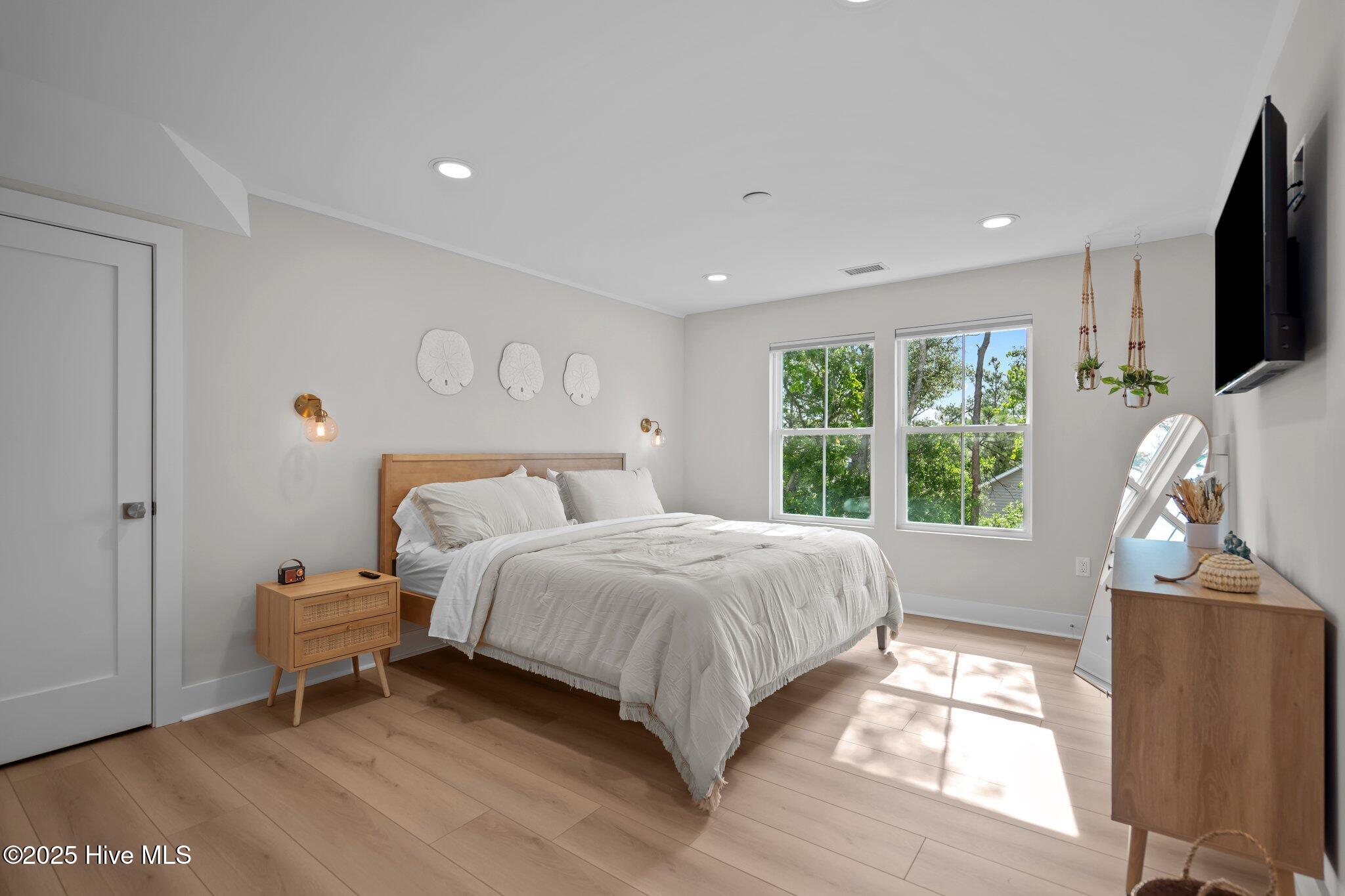 100519500 | Photo 38