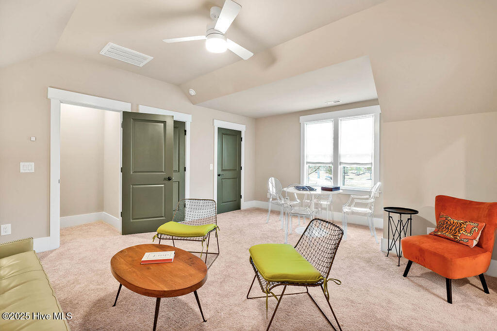 100441833 | Photo 35