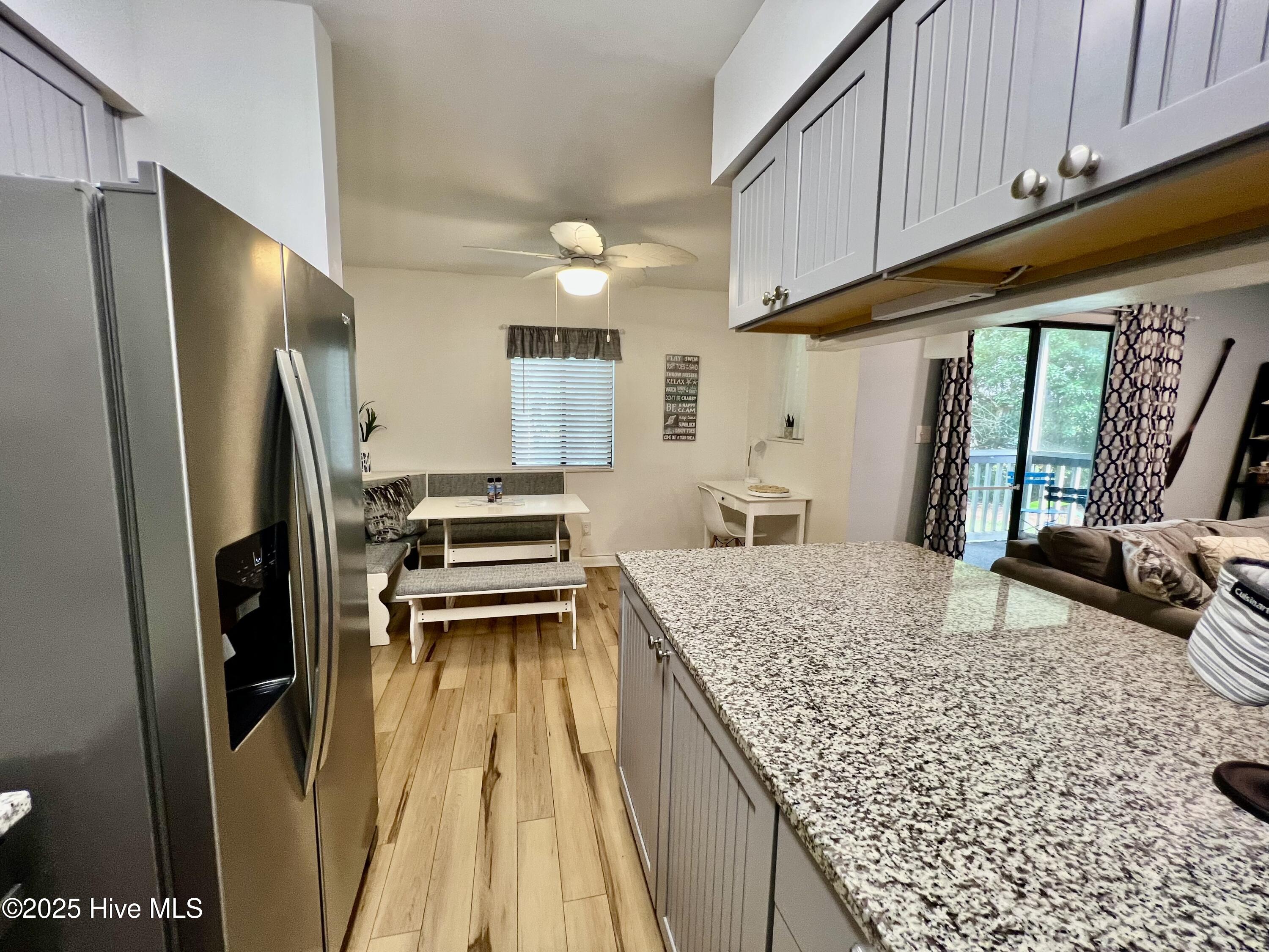 100527241 | Photo 27