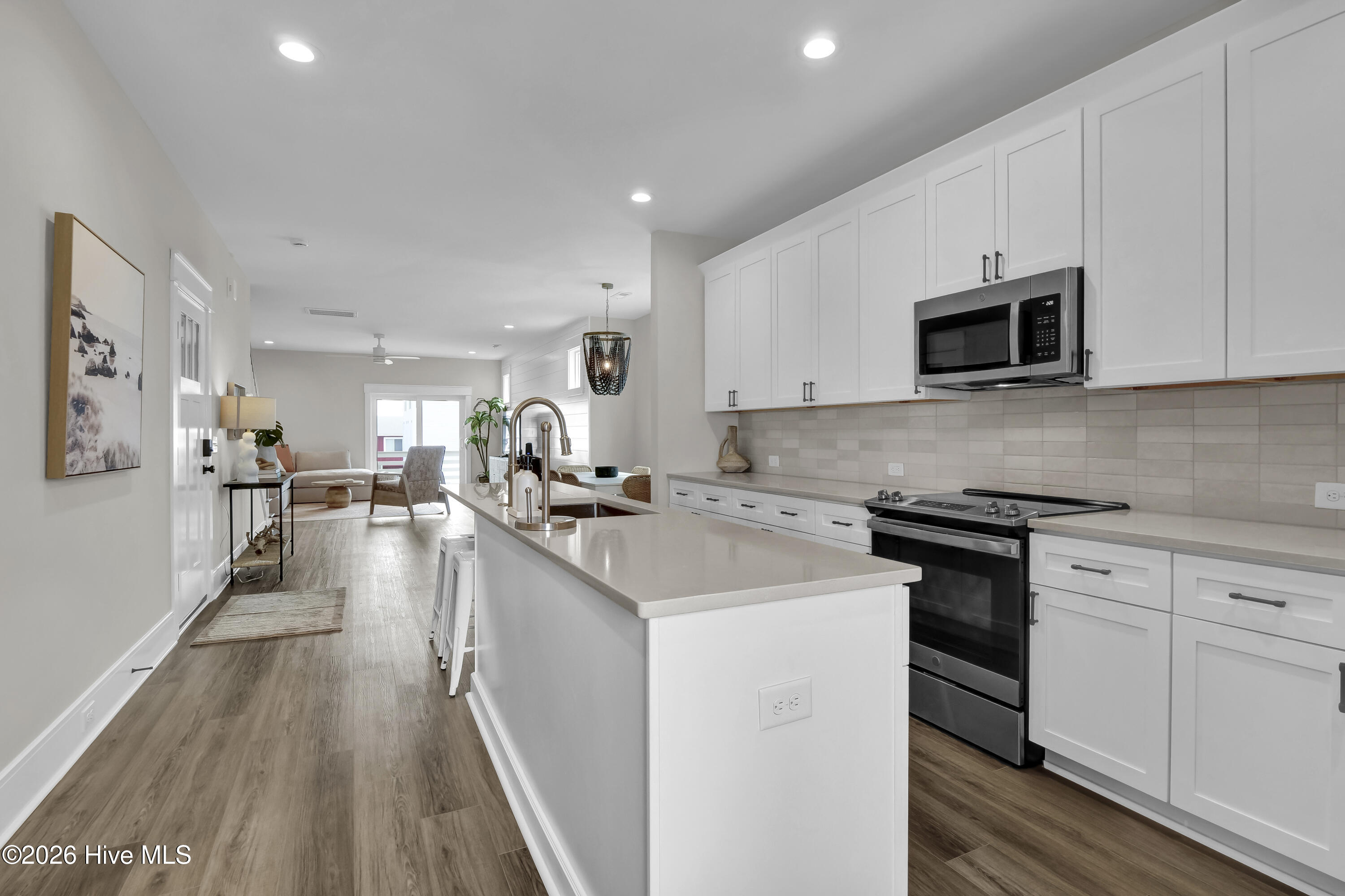 100567892 | Photo 18