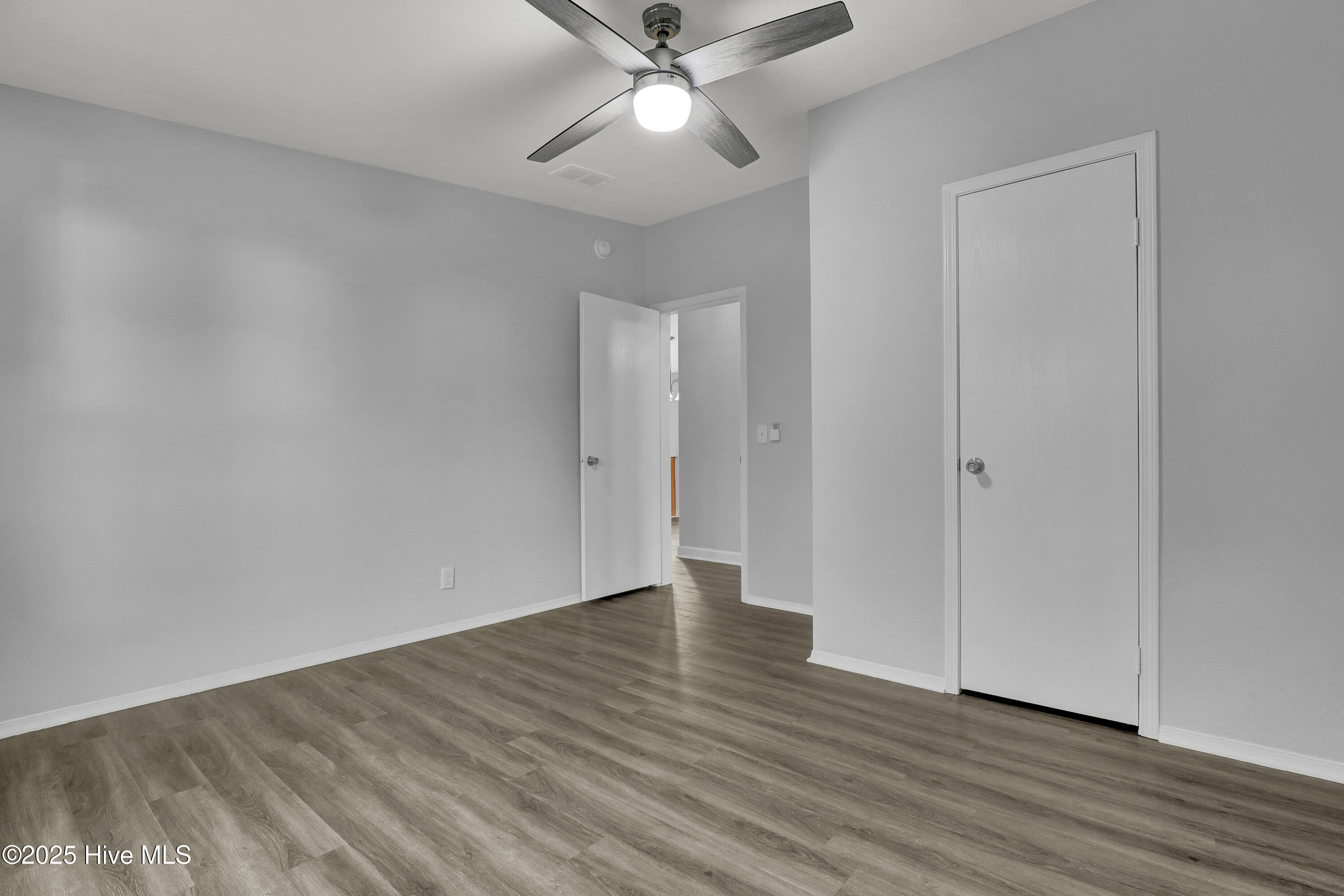 100543413 | Photo 16