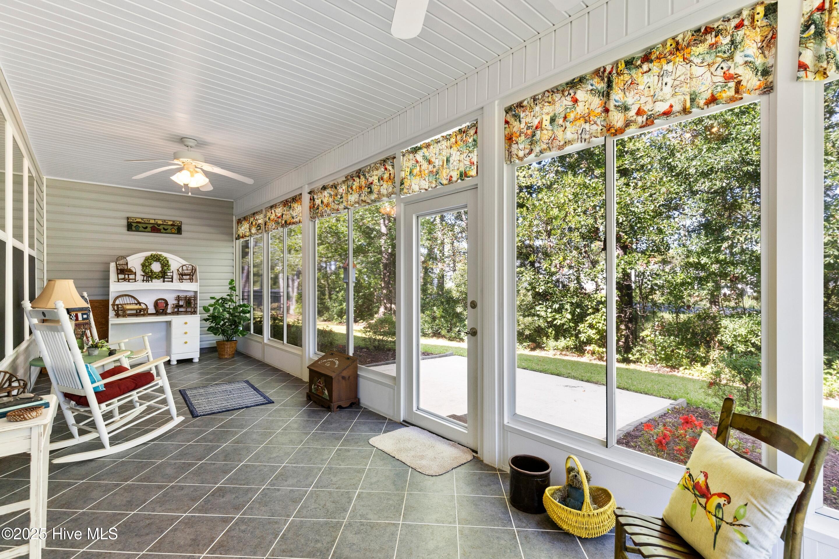 100529206 | Photo 36