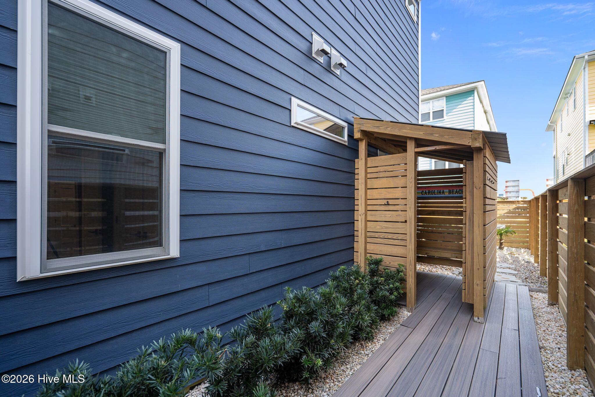 100552743 | Photo 52