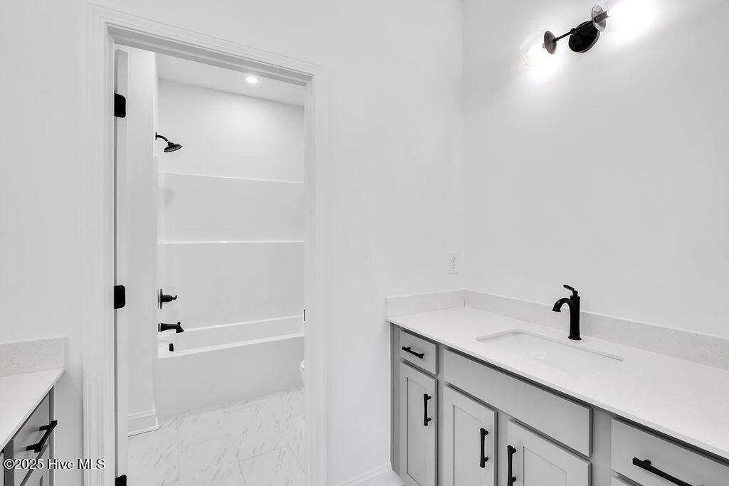 100528868 | Photo 30