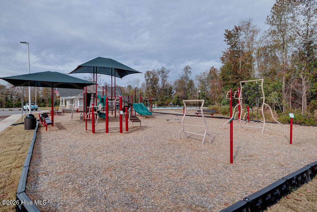 100558265 | Photo 68