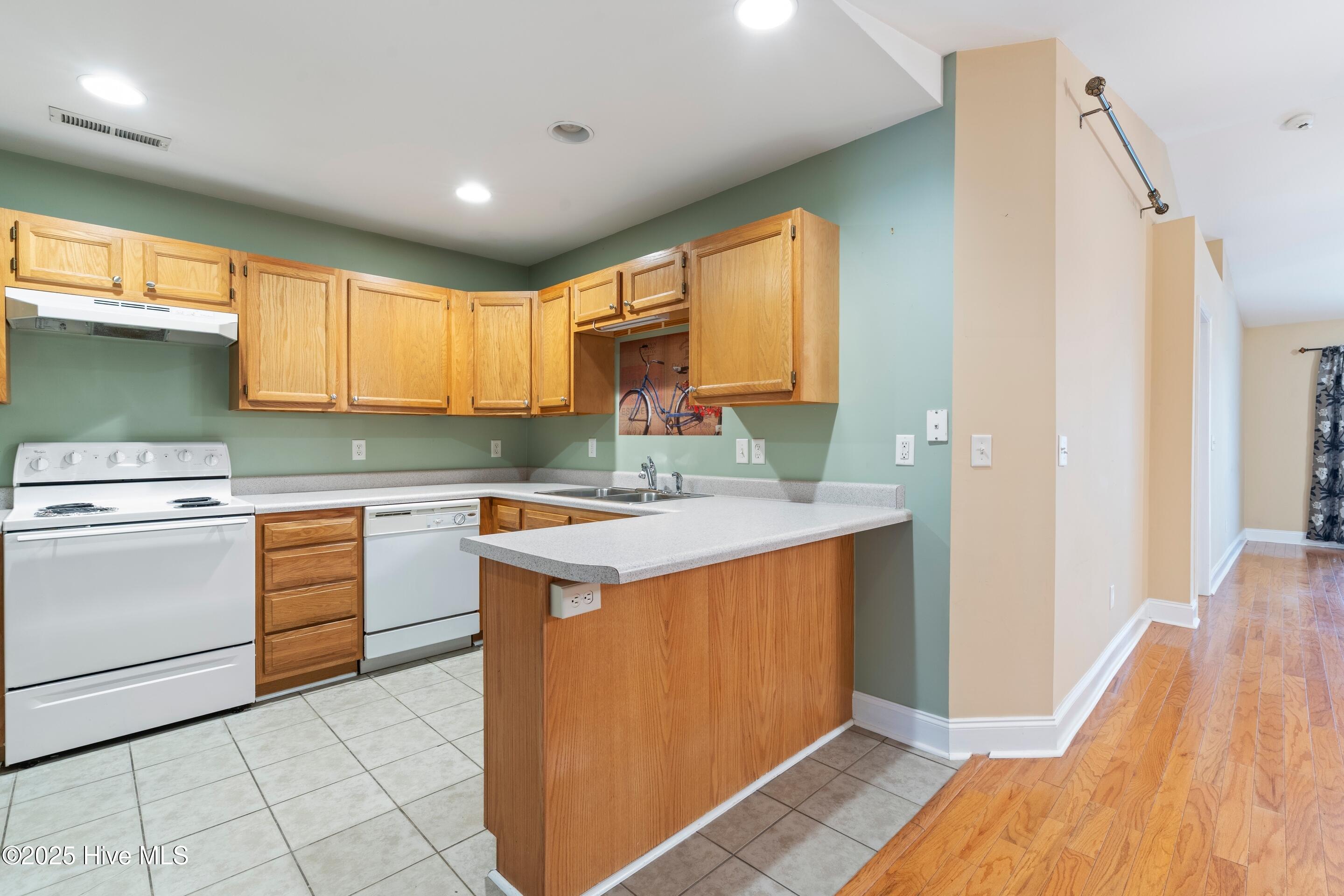 100522418 | Photo 13