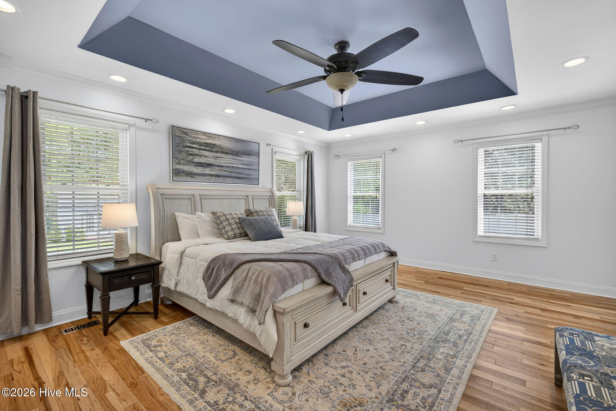 100567485 | Photo 28