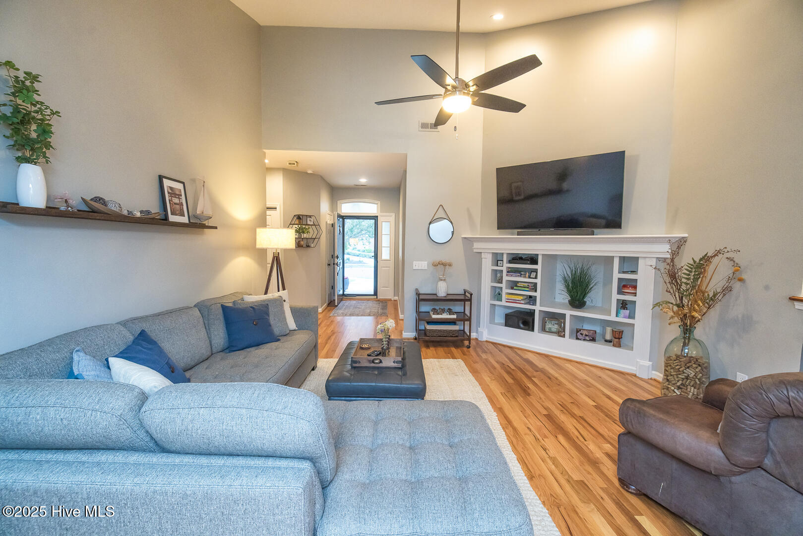 100537191 | Photo 19