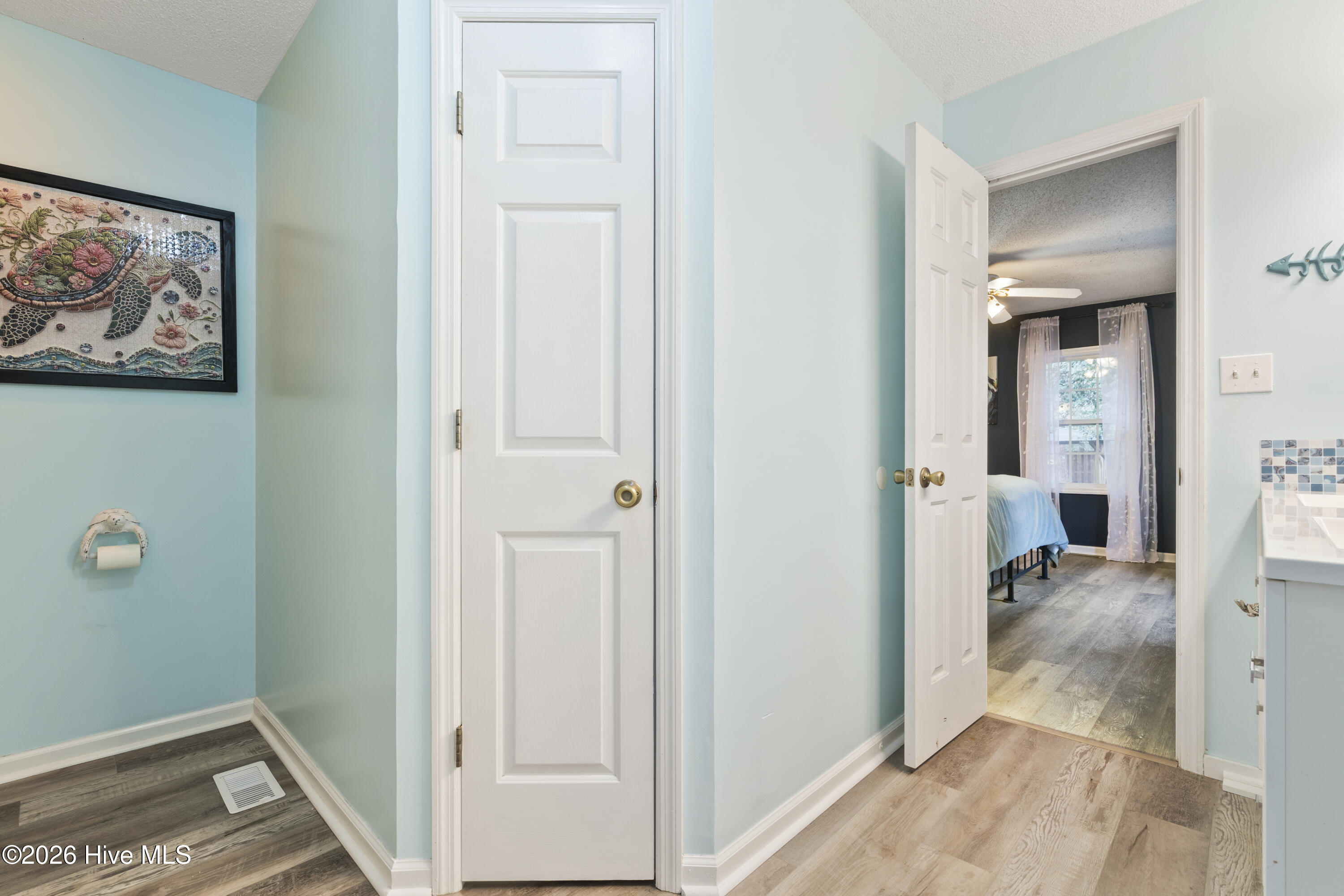 100551762 | Photo 25