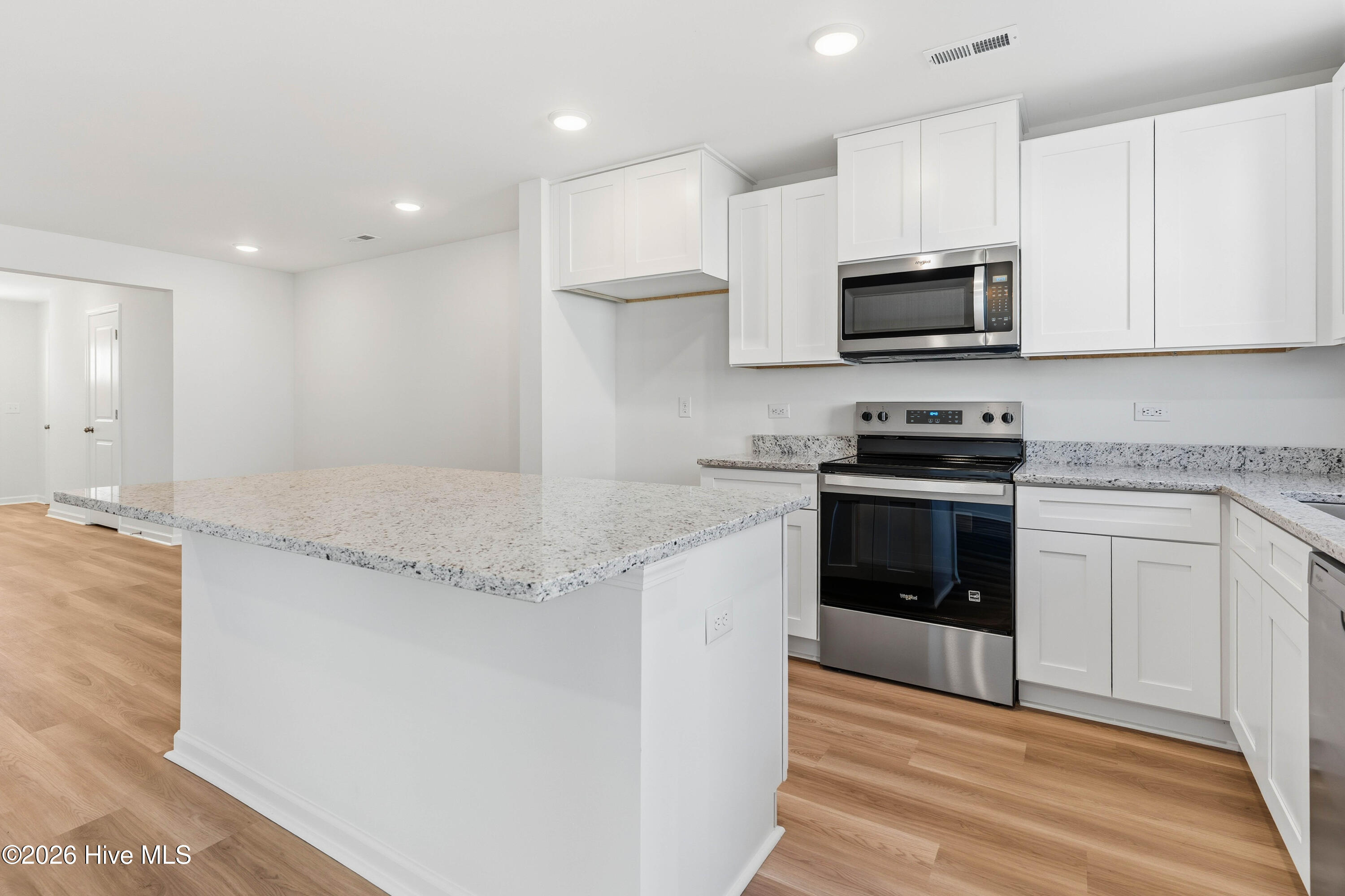 100541480 | Photo 11