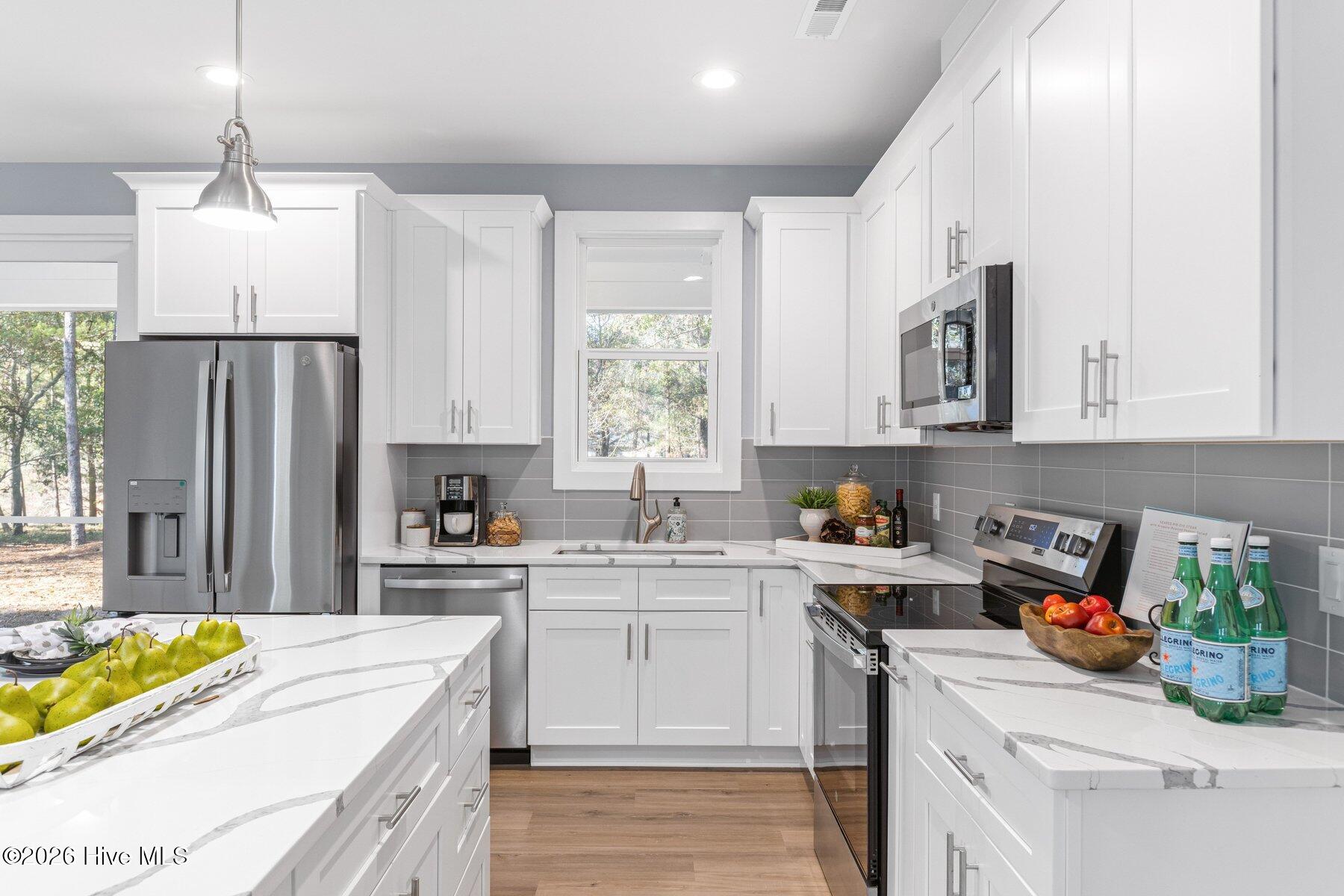 100554265 | Photo 18