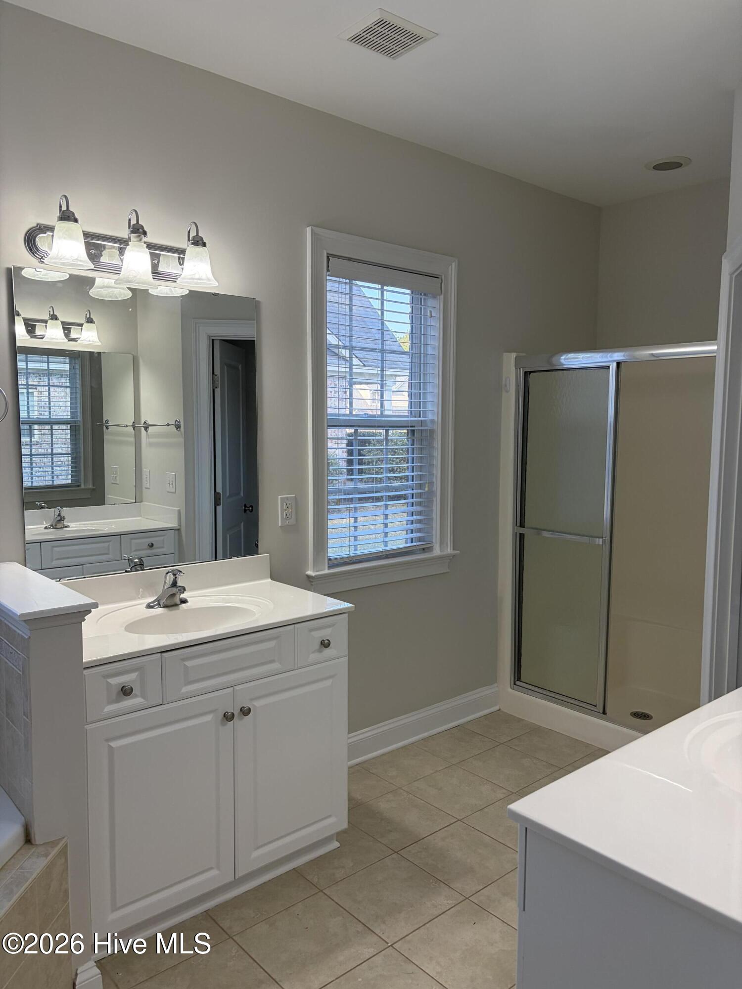 100541954 | Photo 12