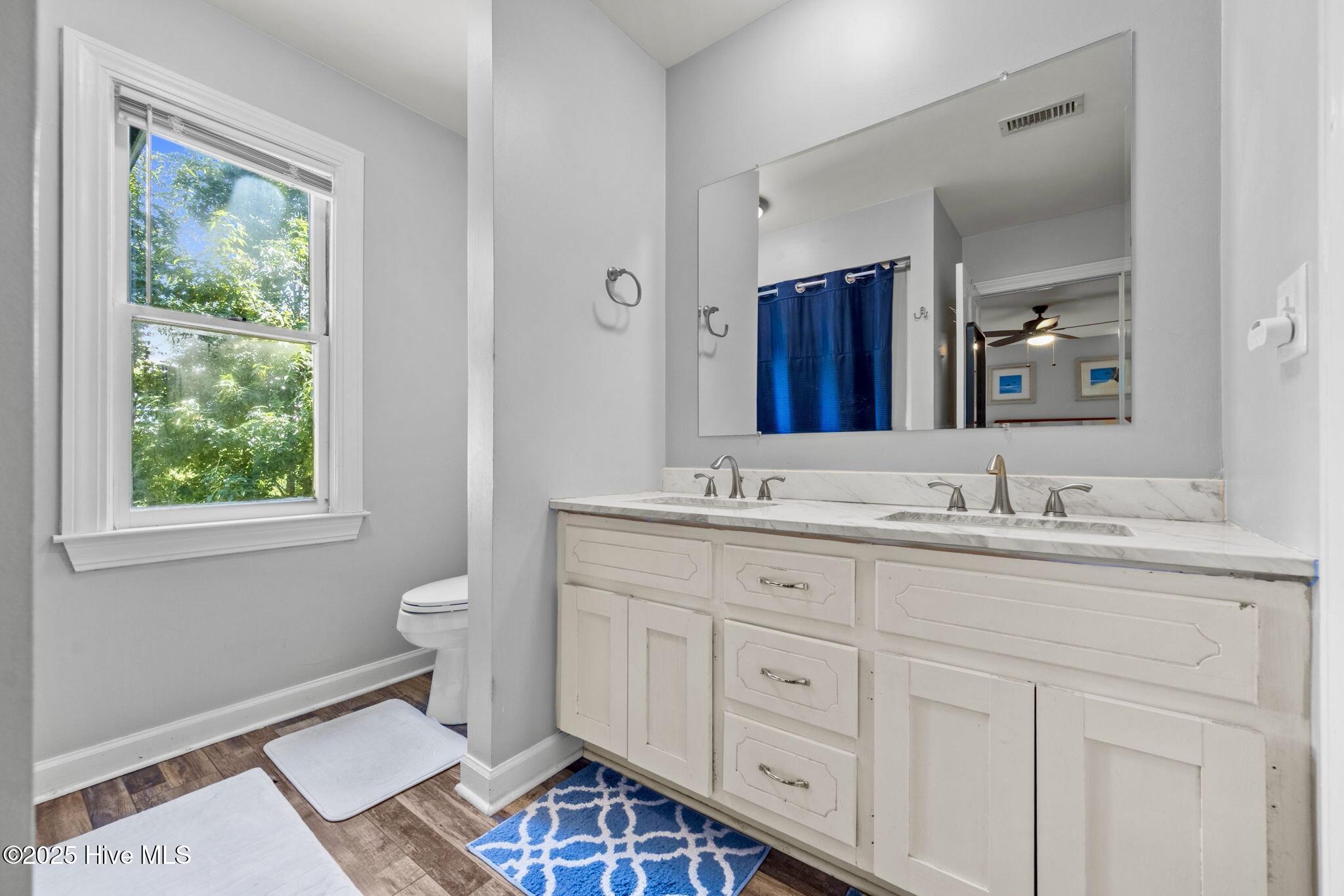 100532839 | Photo 29