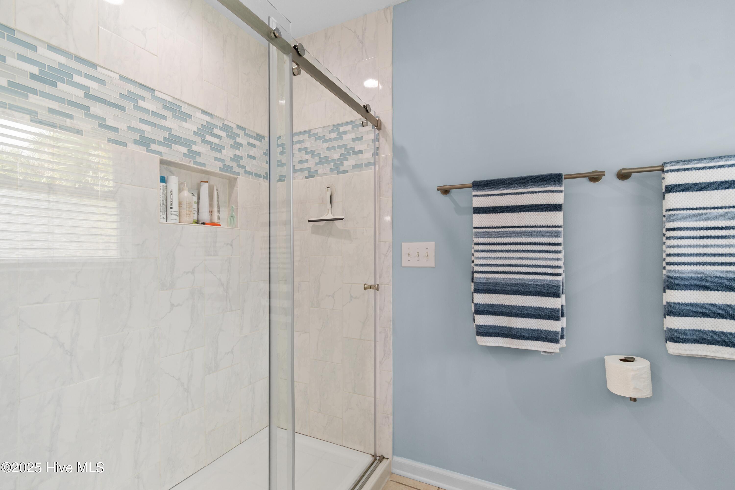 100531039 | Photo 23